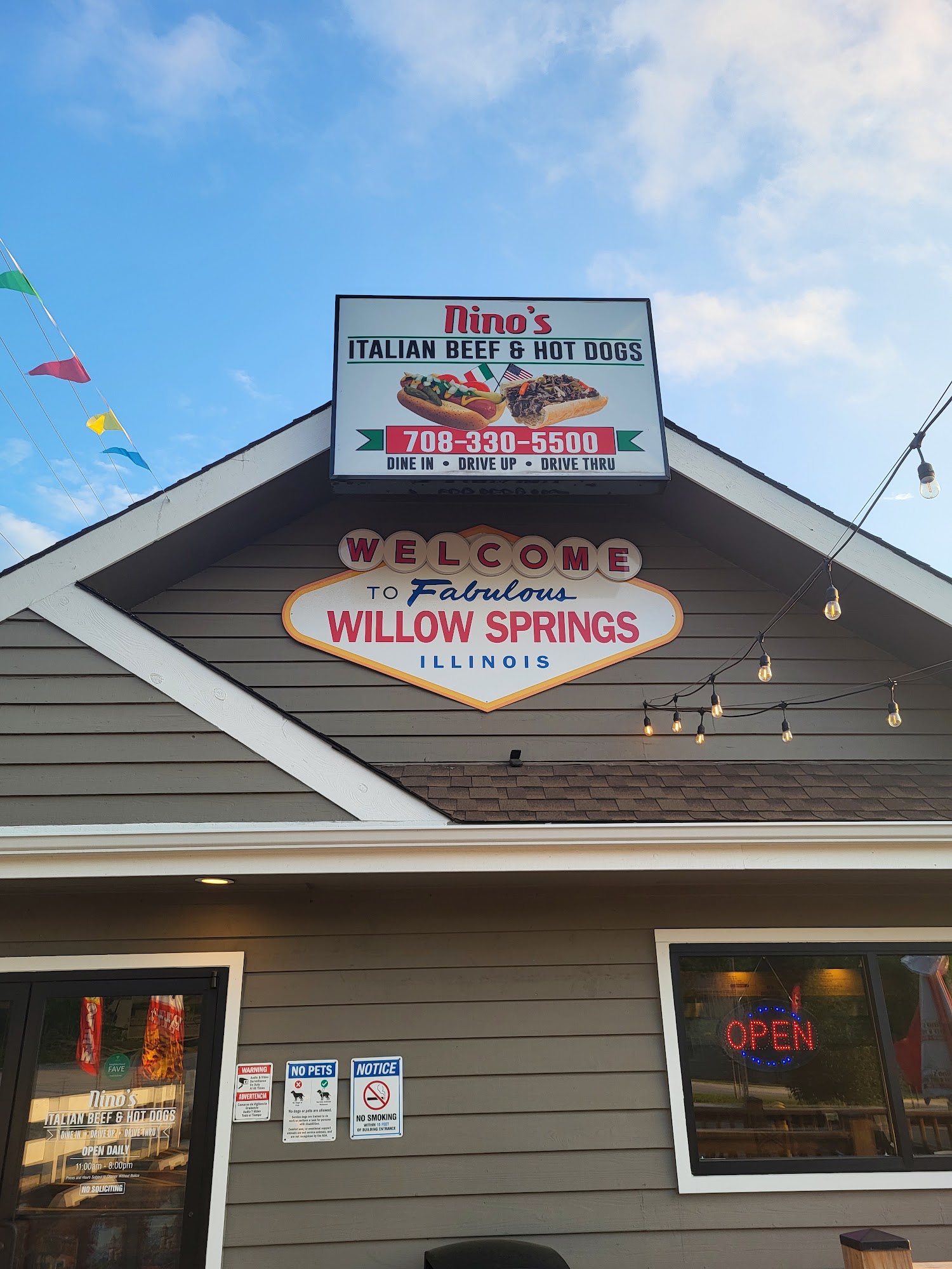 Nino's Italian Beef and Hotdogs Willow Springs
