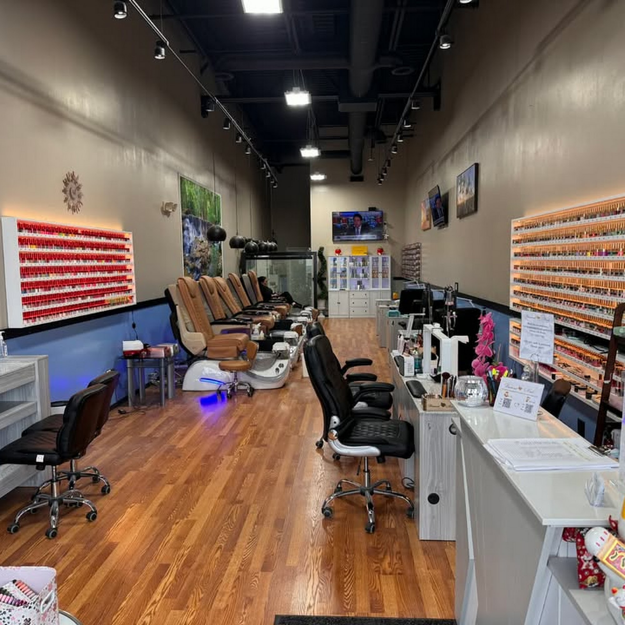 Diamond Nails Avon 9275 E US Hwy 36, Avon Indiana 46123