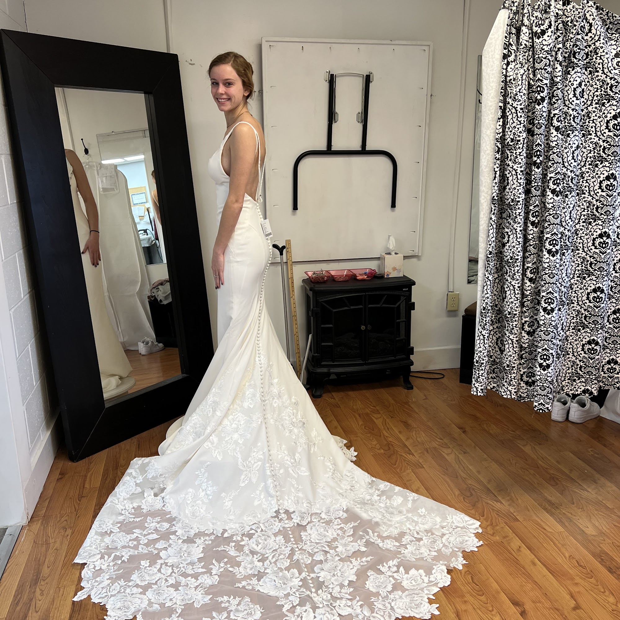 Sew Secret Tailoring and Alteration’s 908 N Walnut St, Bloomington Indiana 47404