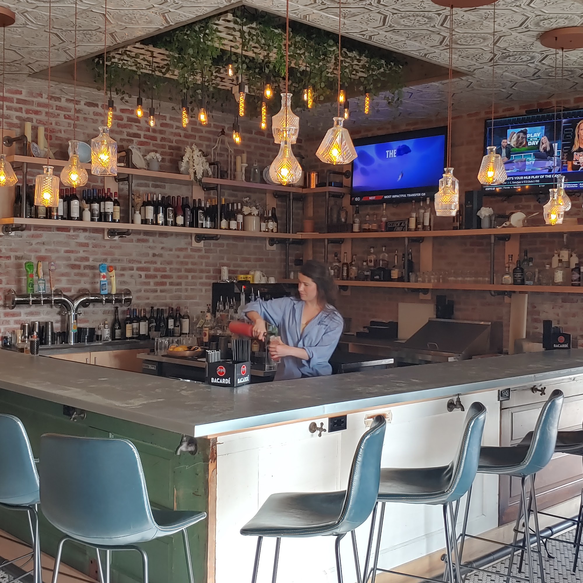 Root & Bone - Chesterton Chesterton