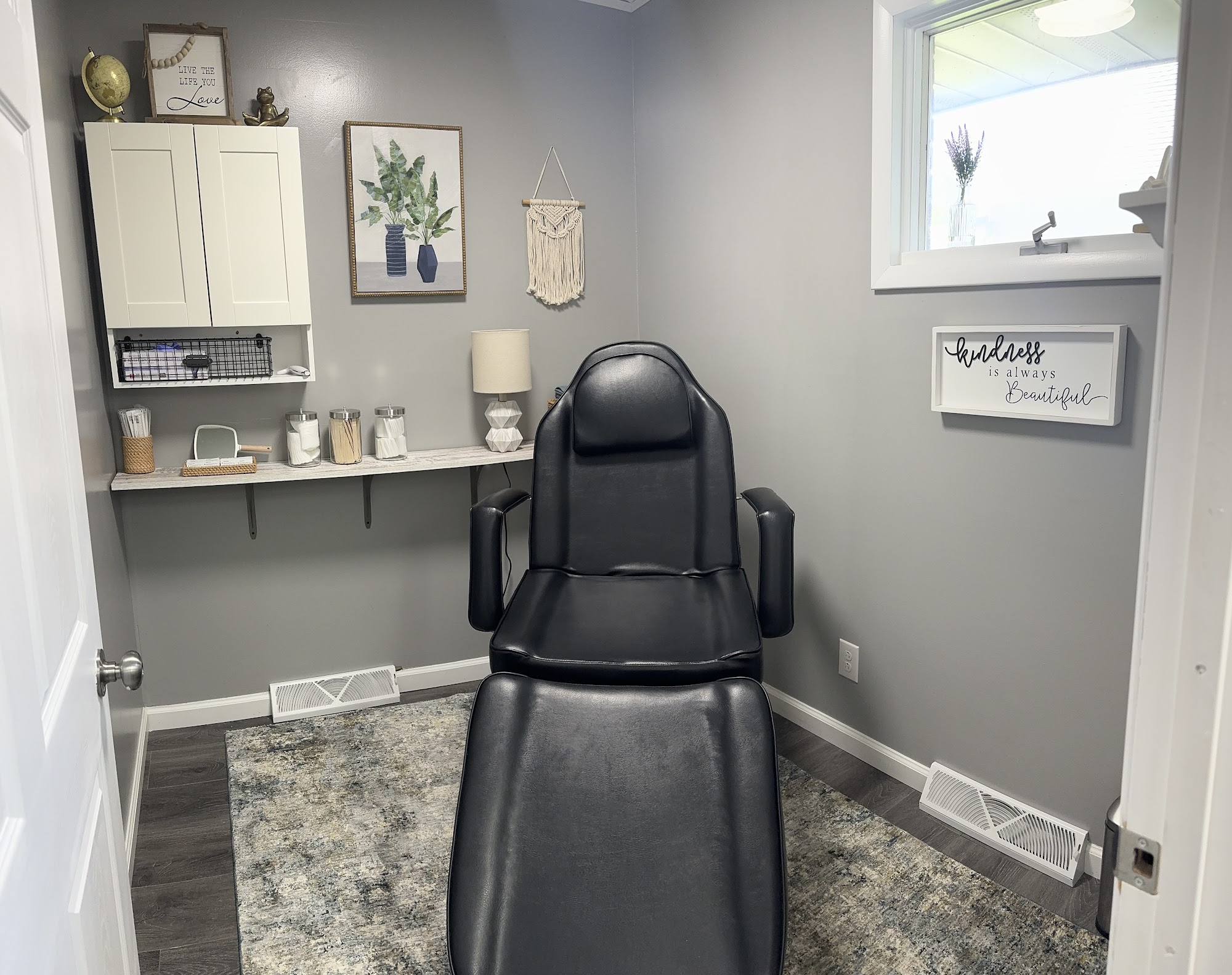 Wilma Aesthetics 348 Vine St, Clinton Indiana 47842