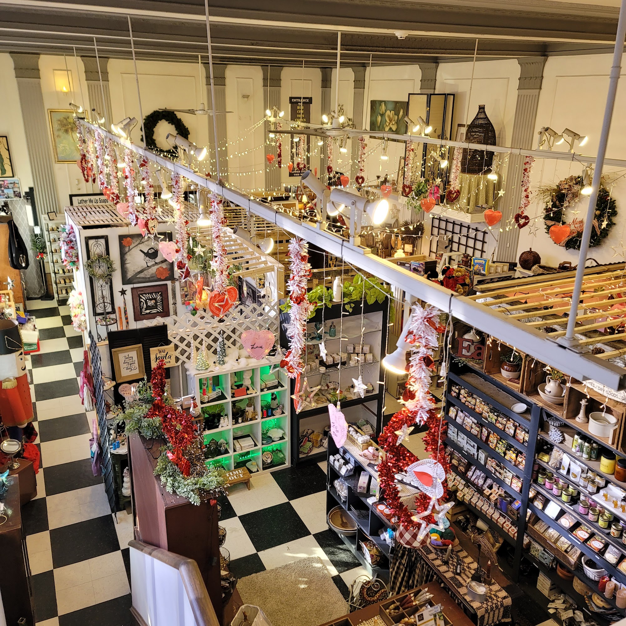 The Hub Vintage Boutique & Market Crown Point
