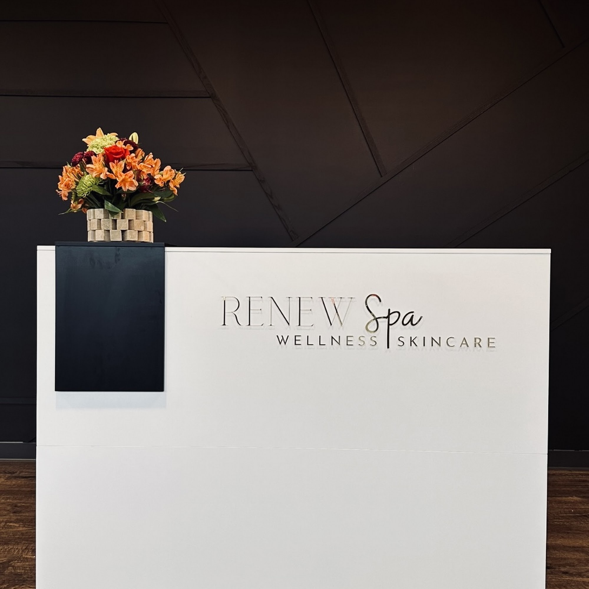 Renew Spa 3327 N Green River Rd, Evansville Indiana 47715