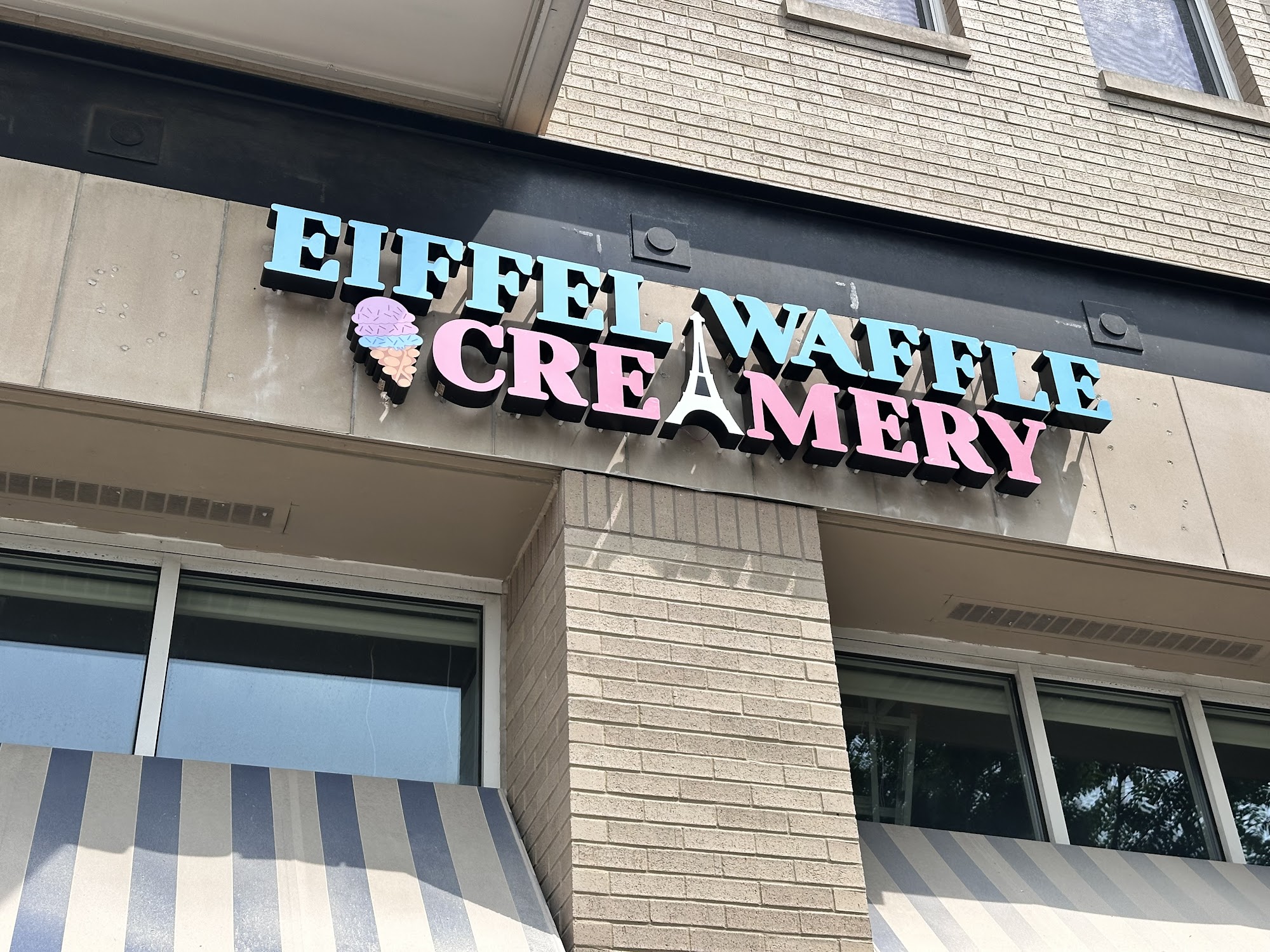 Eiffel Waffle Fishers