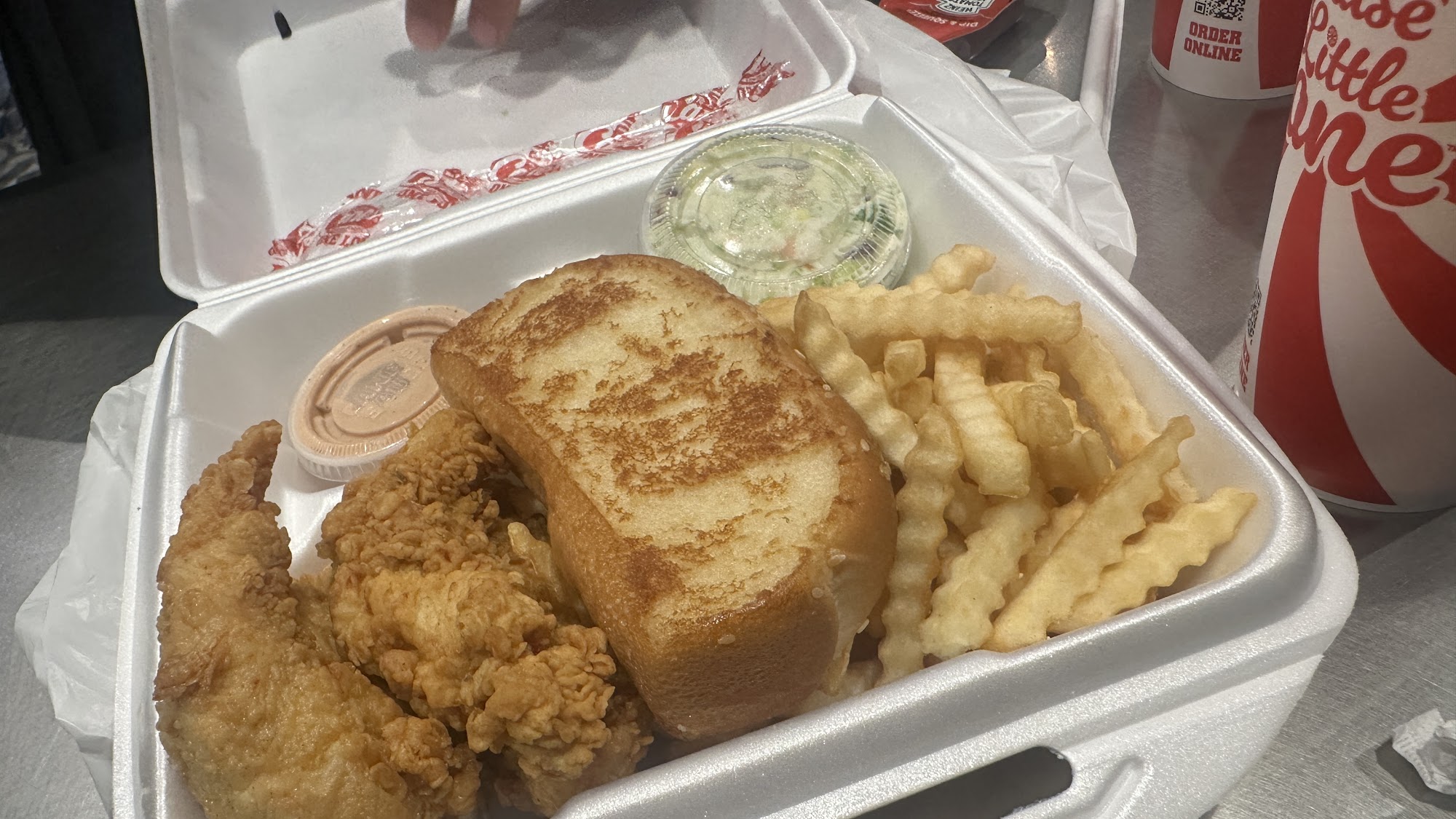 Raising Cane's Chicken Fingers 701 E Coliseum Blvd, Fort Wayne, IN 46805