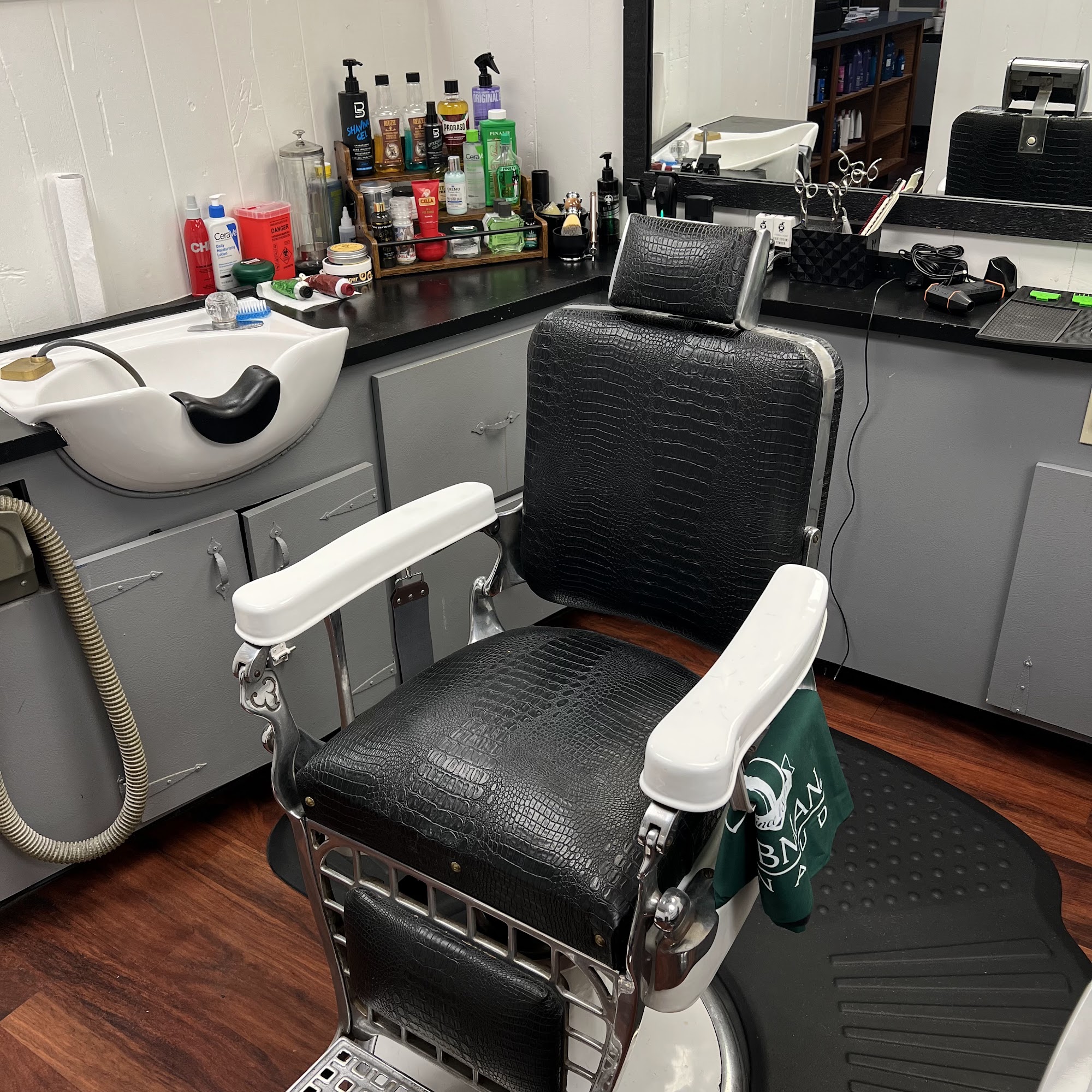 Blacksnake Barber 6510 Bluffton Rd, Fort Wayne Indiana 46809