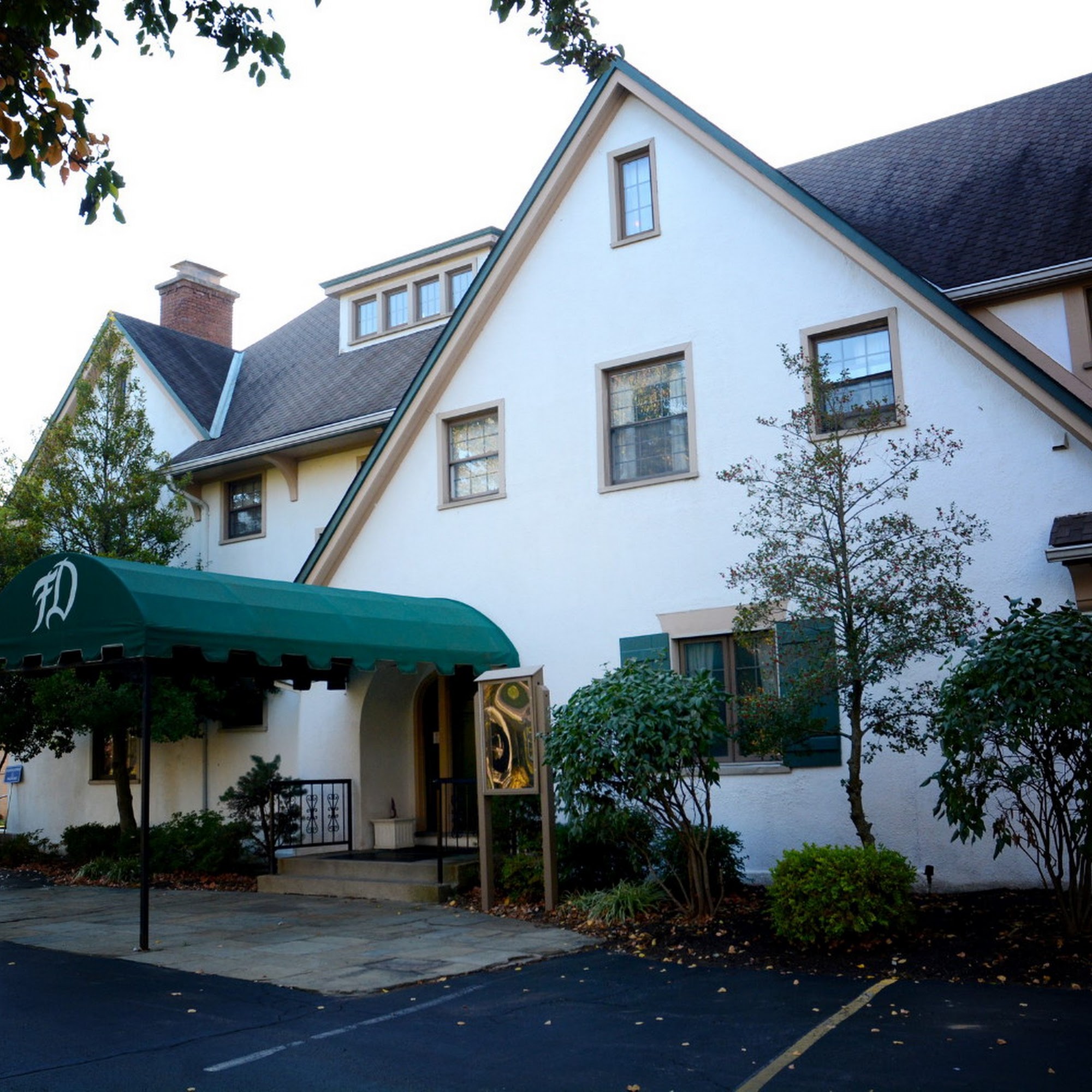 Fitch-Denney Funeral Home Greendale