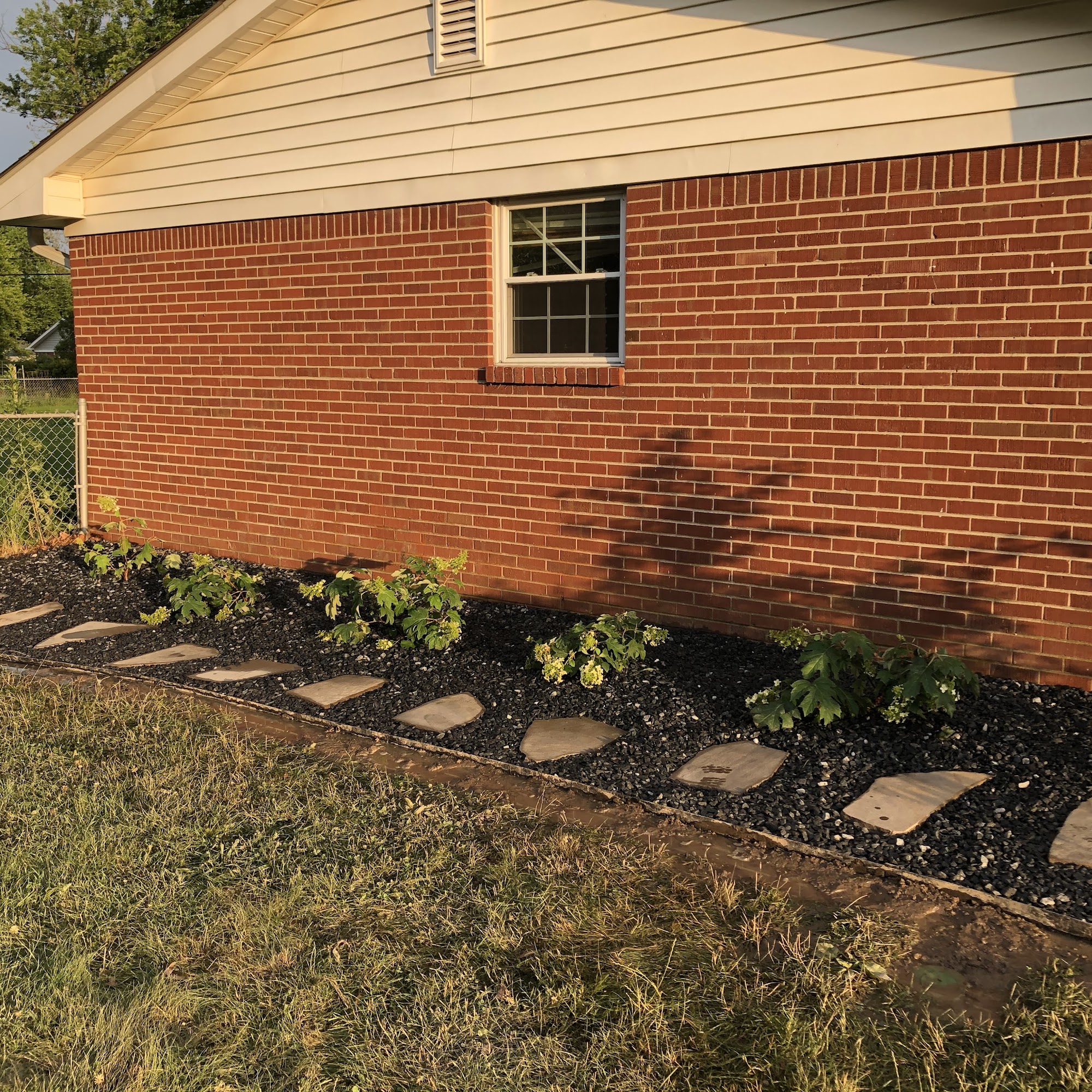 LGI Landscaping 7849 Castle Ln, Indianapolis Indiana 46256