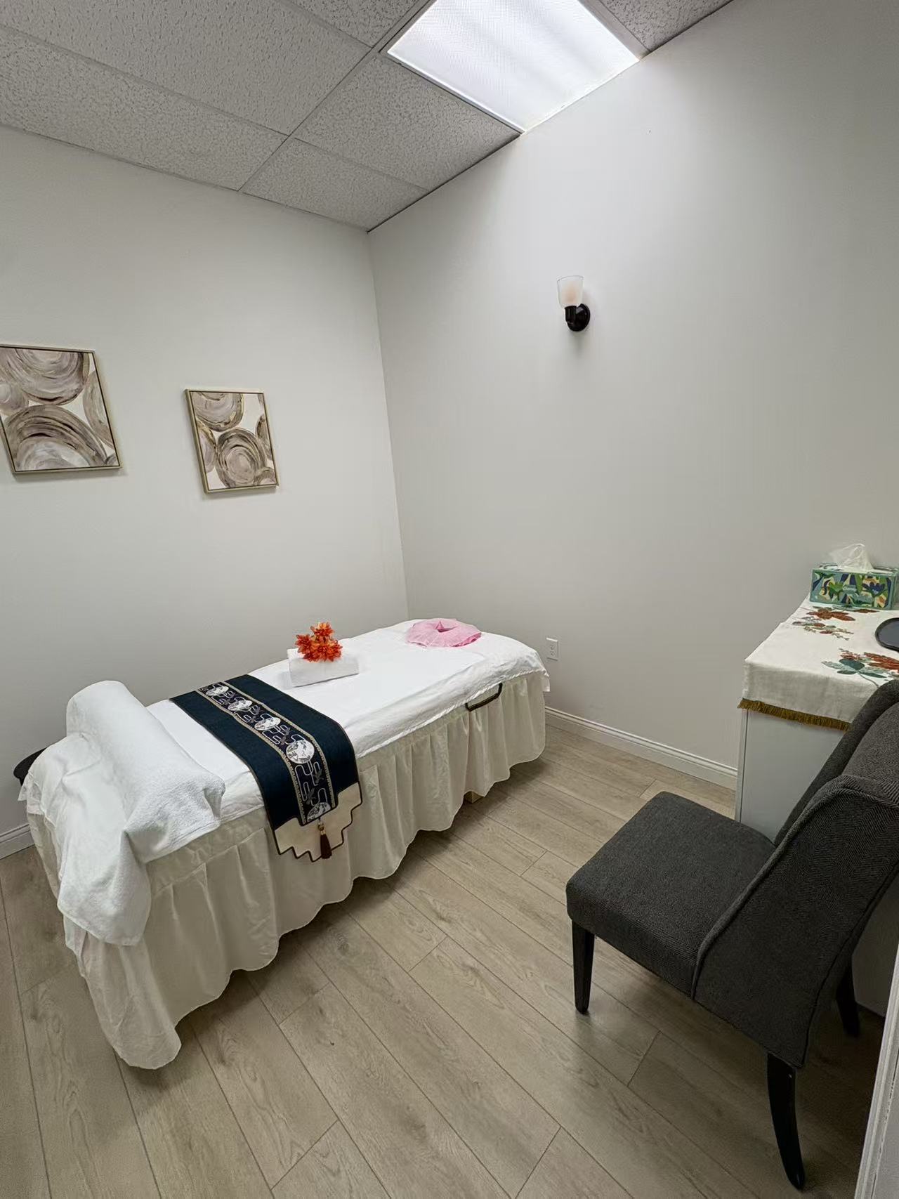 KS Spa 9546 Allisonville Rd Suite 137, Indianapolis Indiana 46250