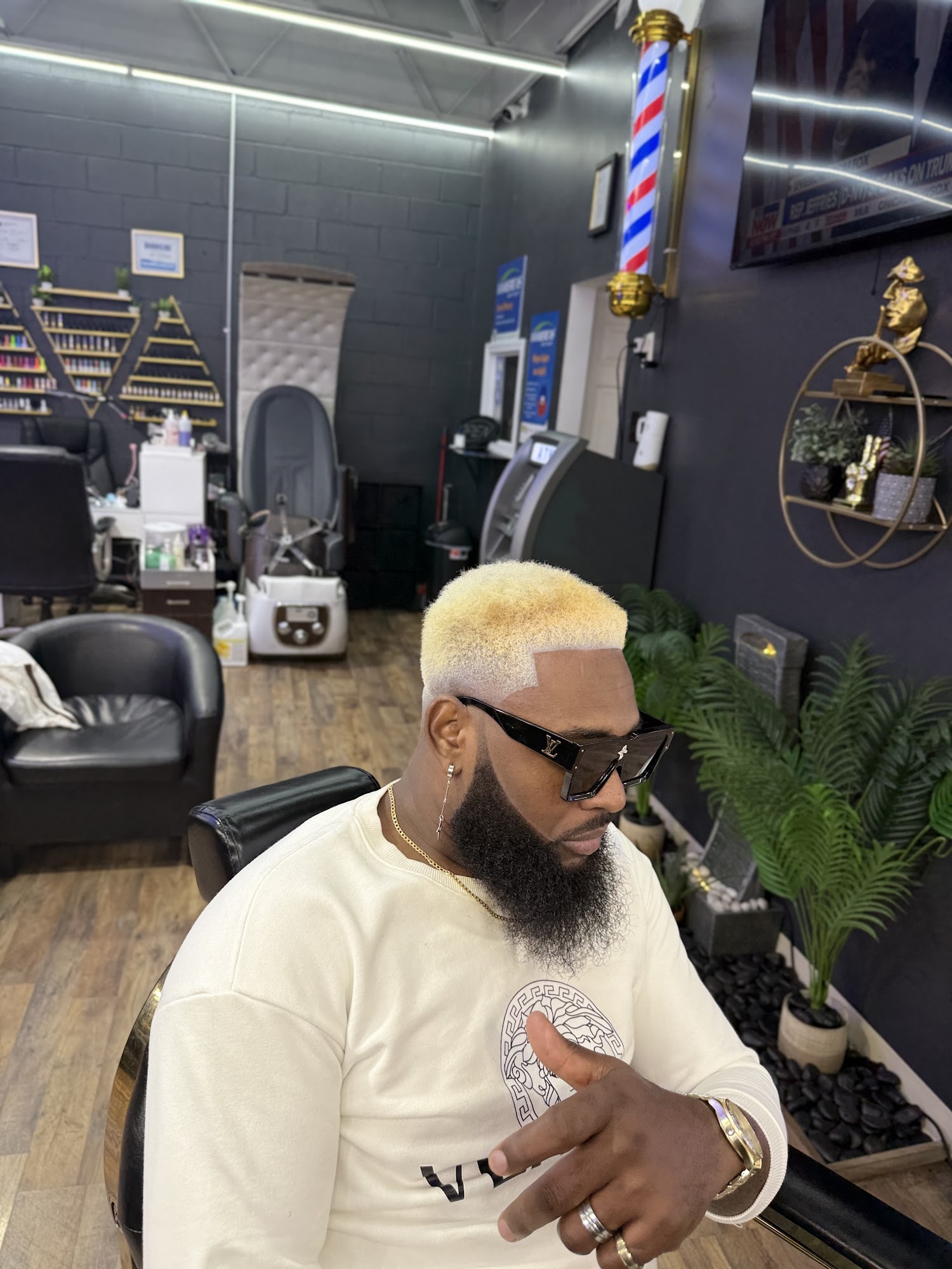 Juve Barbershop 7441 W 10th St, Indianapolis Indiana 46214