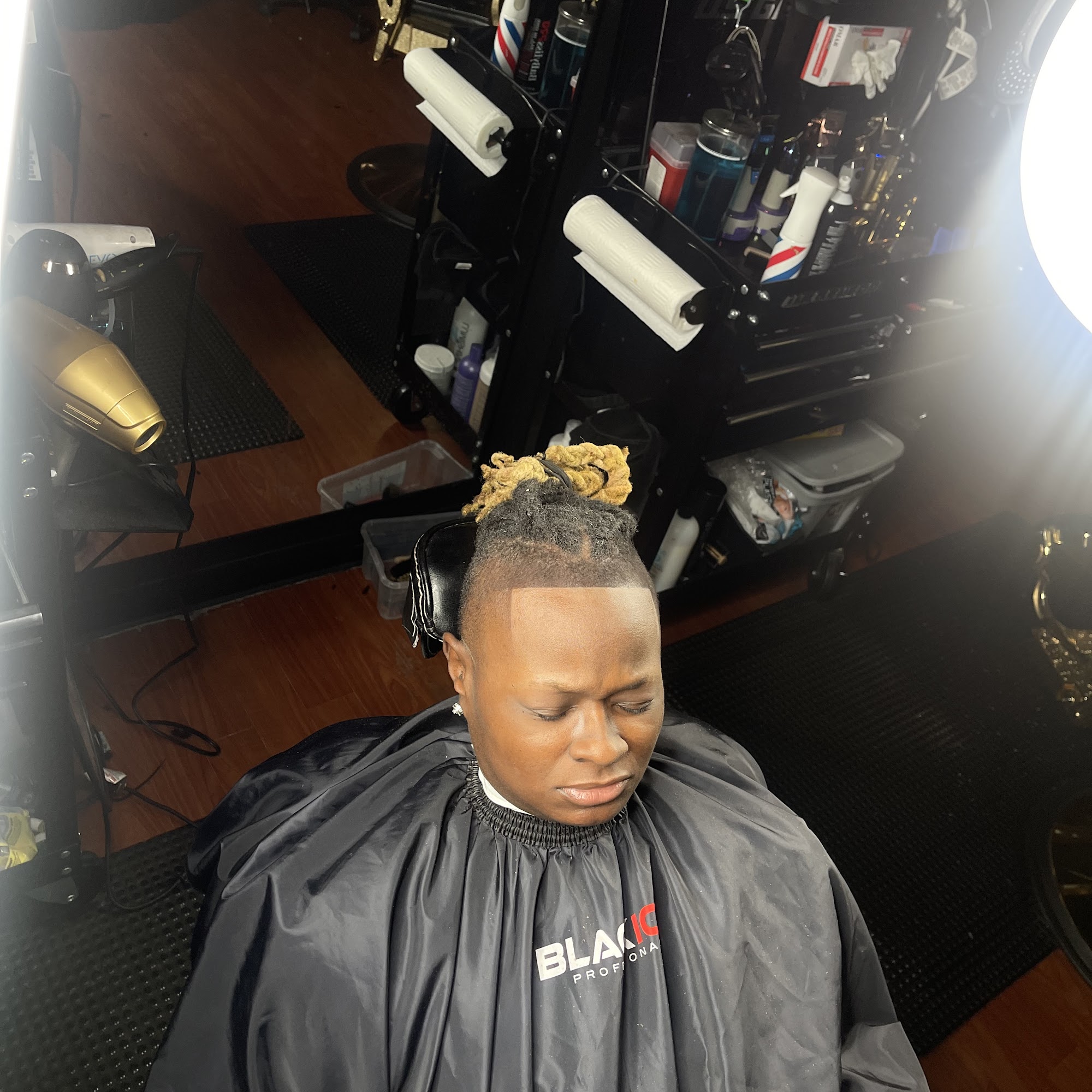 Indys Top Barbers LLC 2605 E 62nd St, Indianapolis Indiana 46220