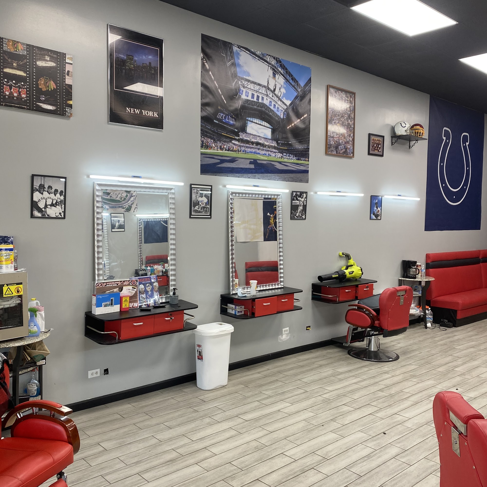 KING CUTS 3747 W Washington St, Indianapolis Indiana 46241