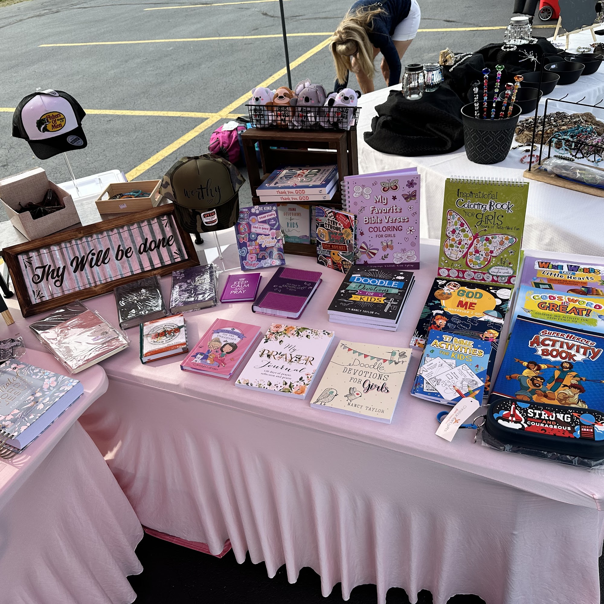 Cross & Cloth boutique Marion