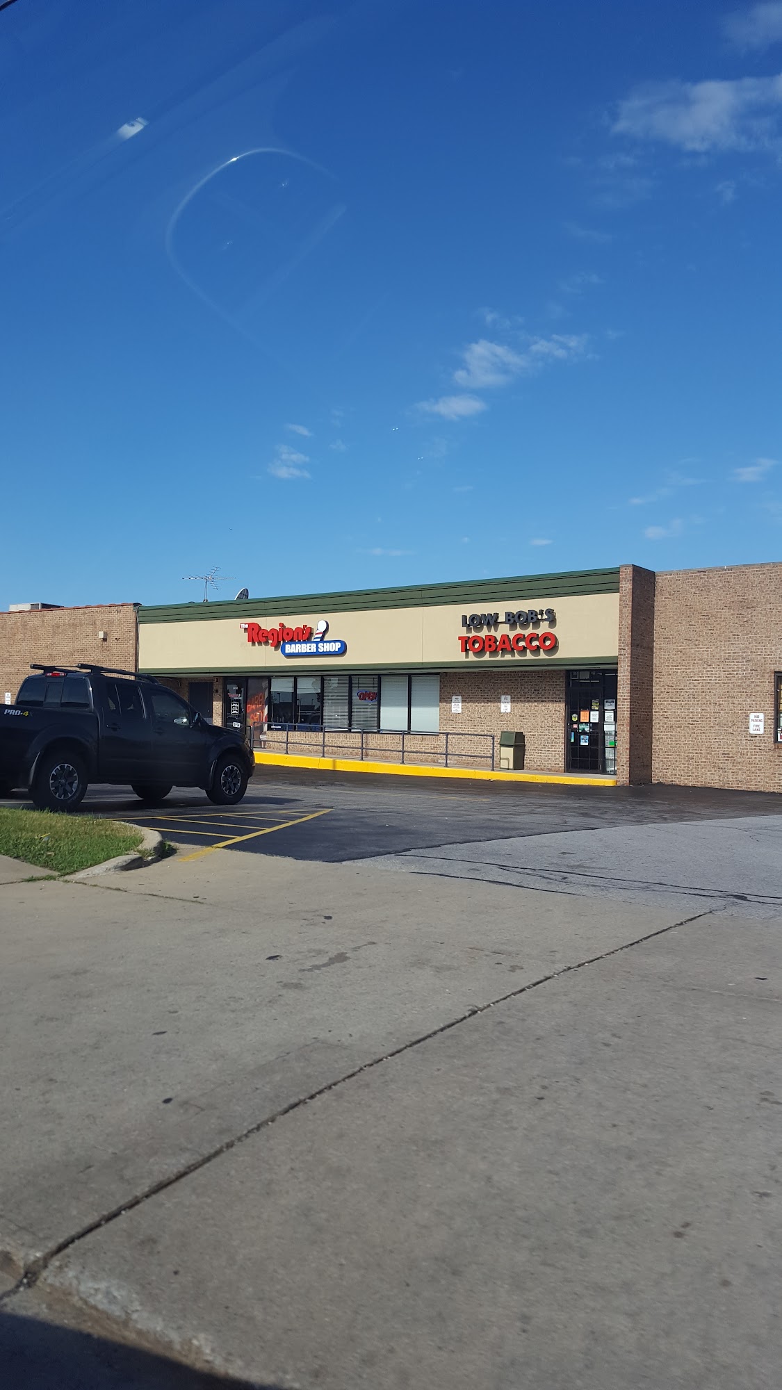 Low Bob's Tobacco #1006 Portage