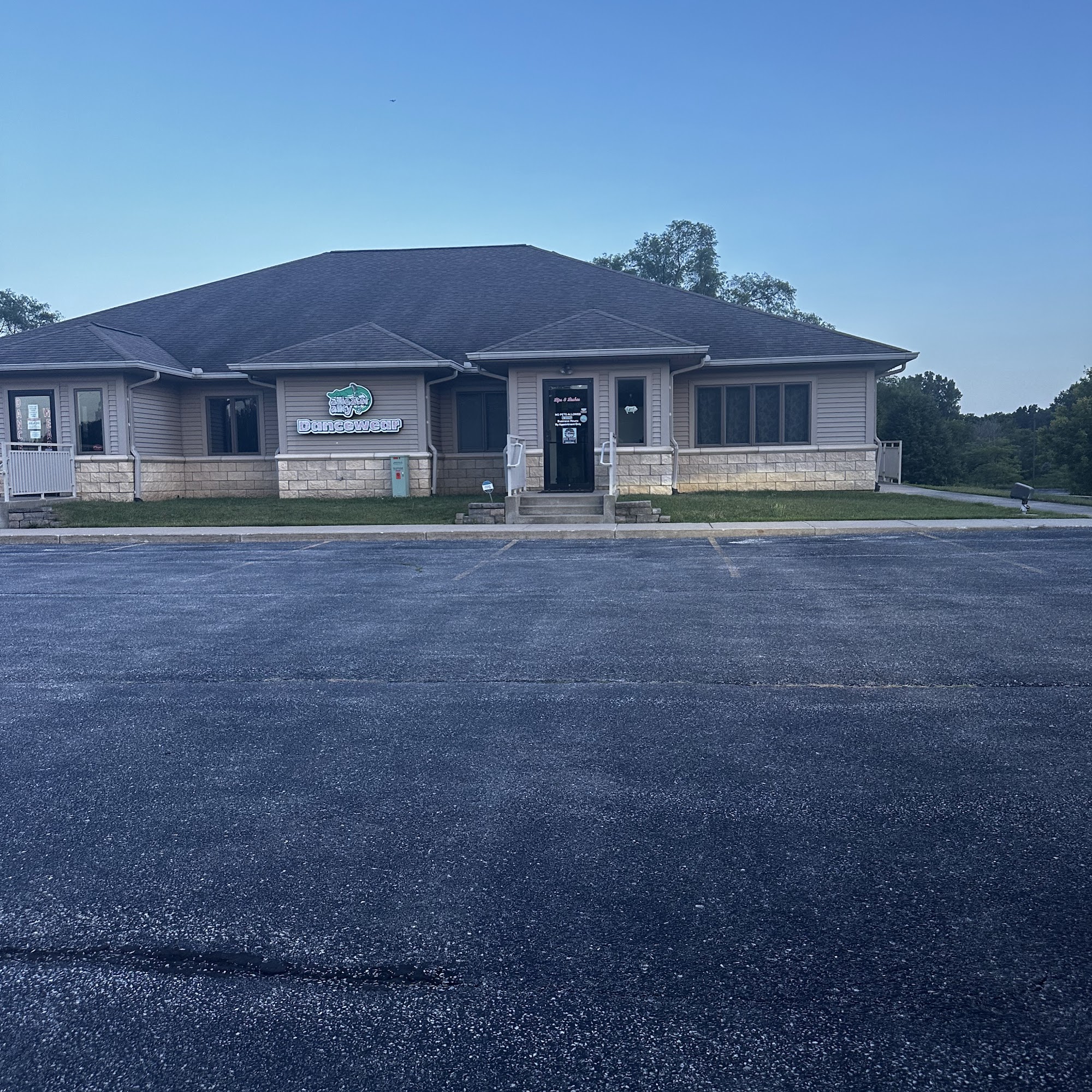 Dig Deep Massage Co 3466 Douglas Rd Suite 300 A, South Bend Indiana 46635