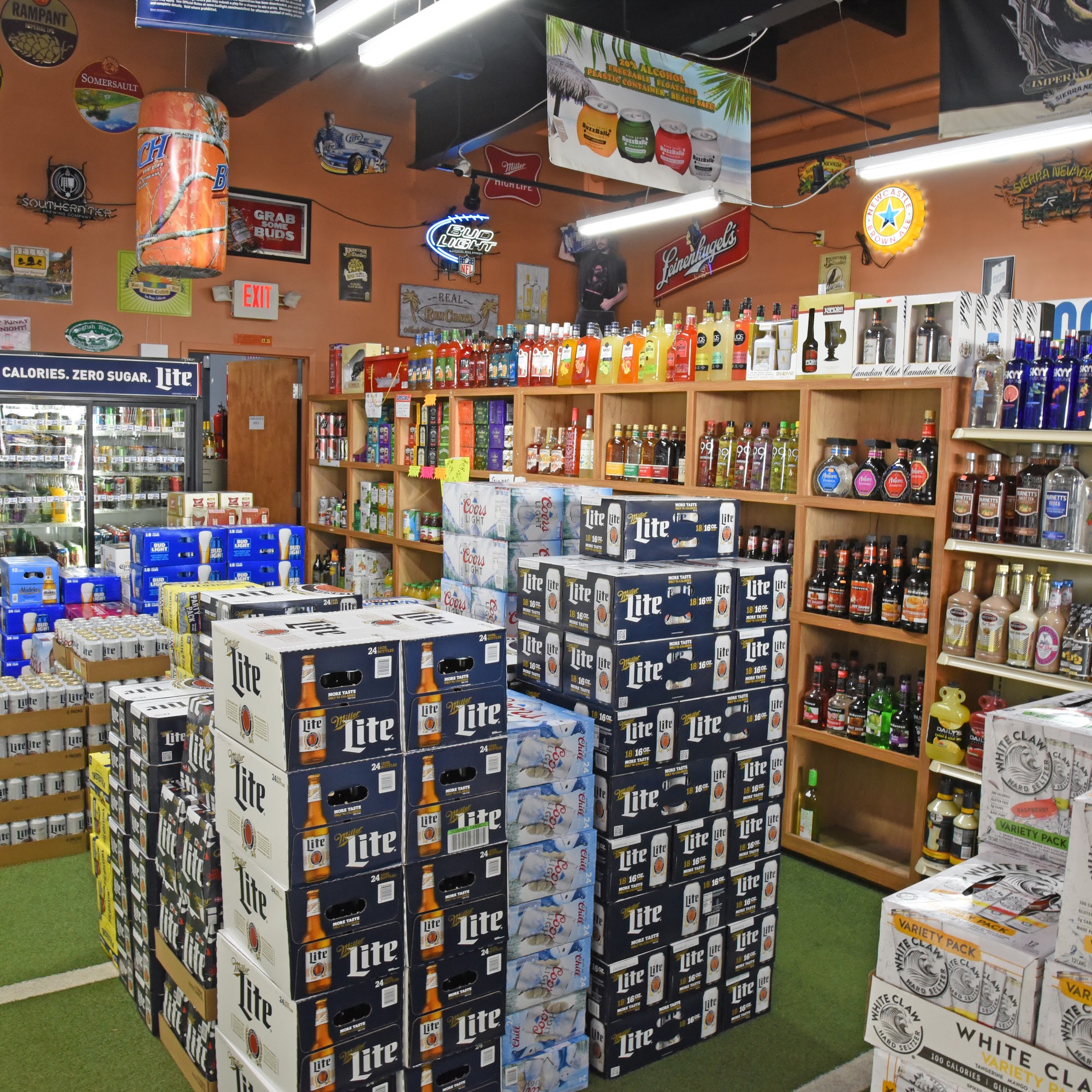 MEGA Liquor & Smoke