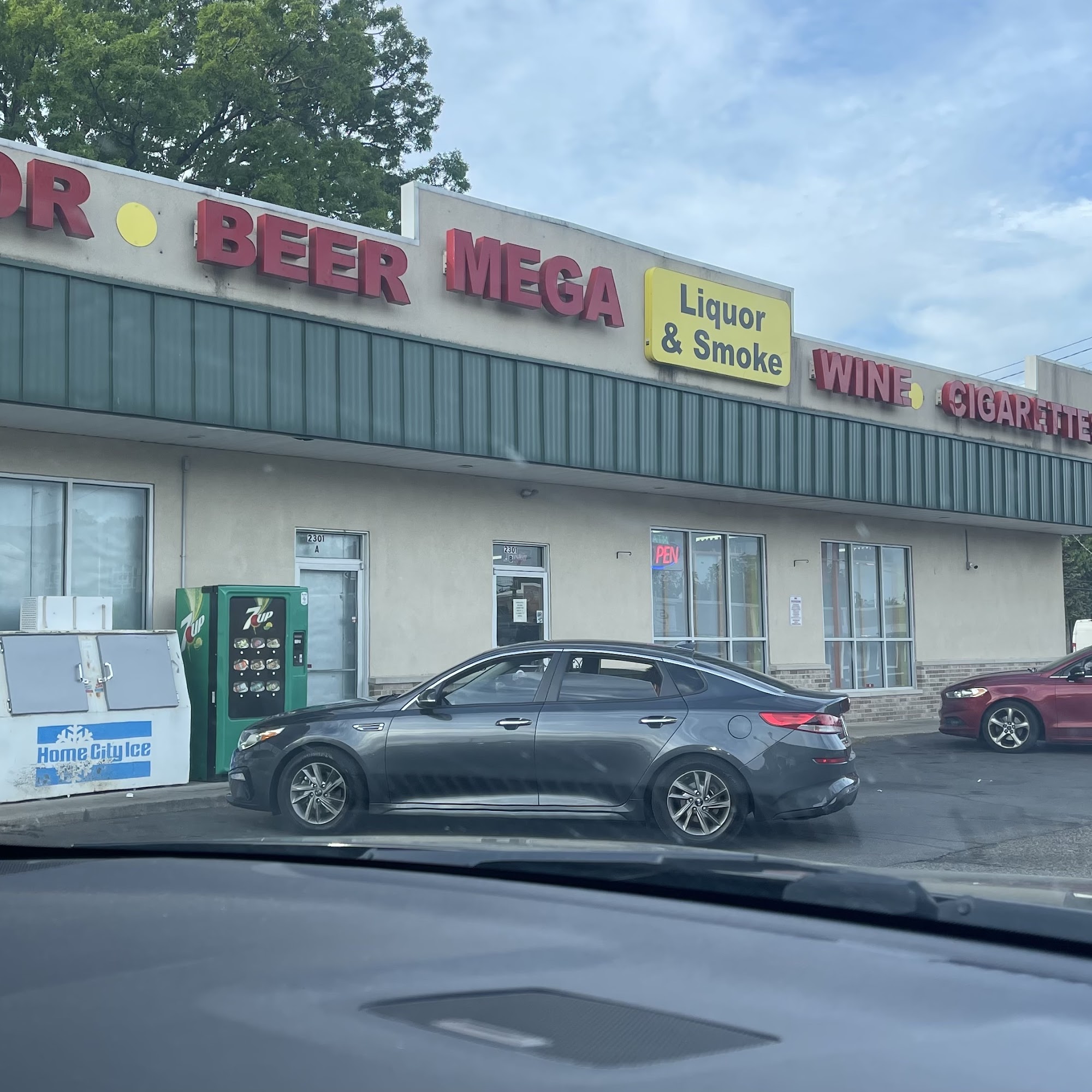 MEGA Liquor & Smoke South Bend