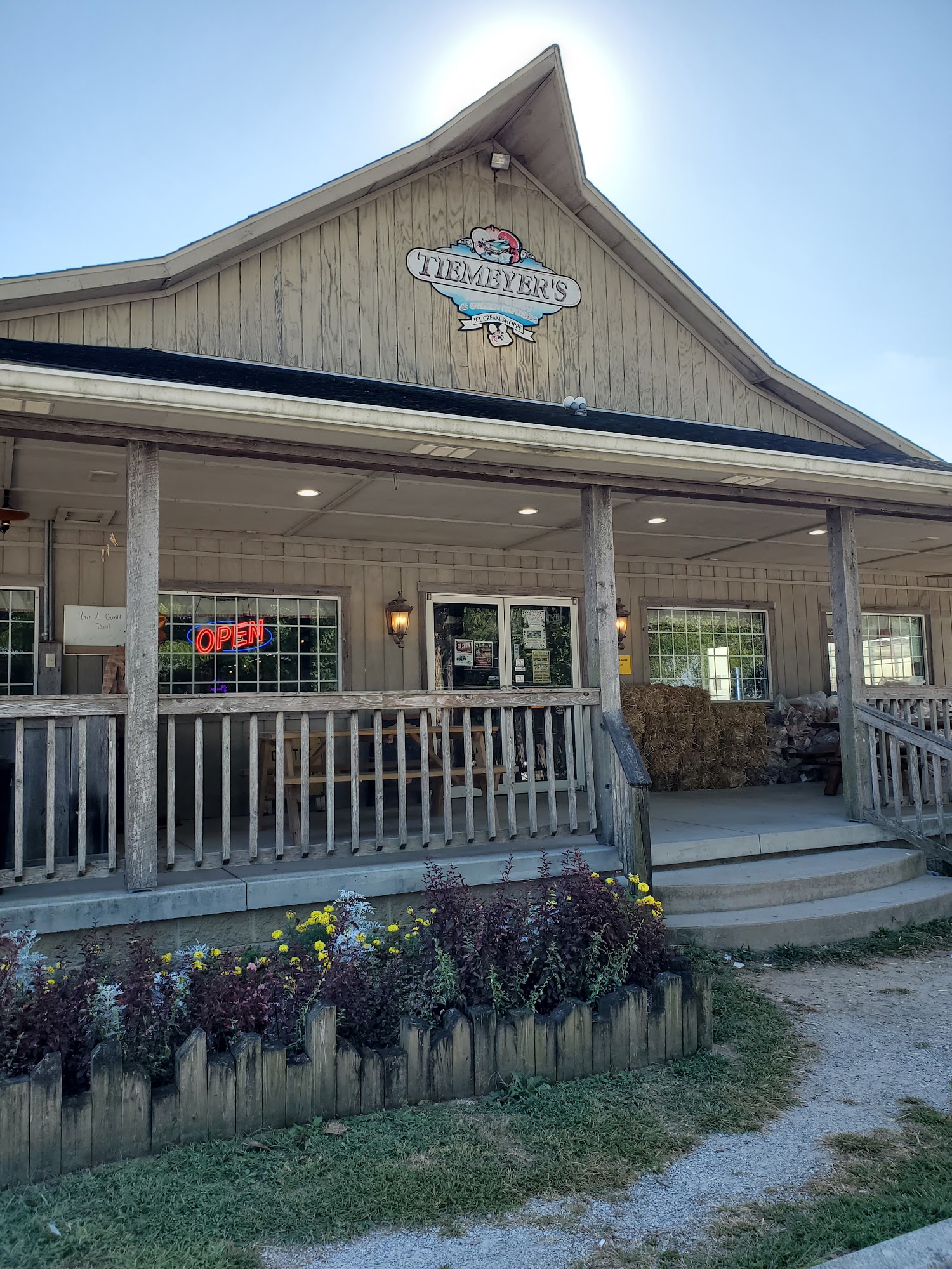 Tiemeyers Farm Market 3147 S County Rd 300 W, Vallonia, IN 47281