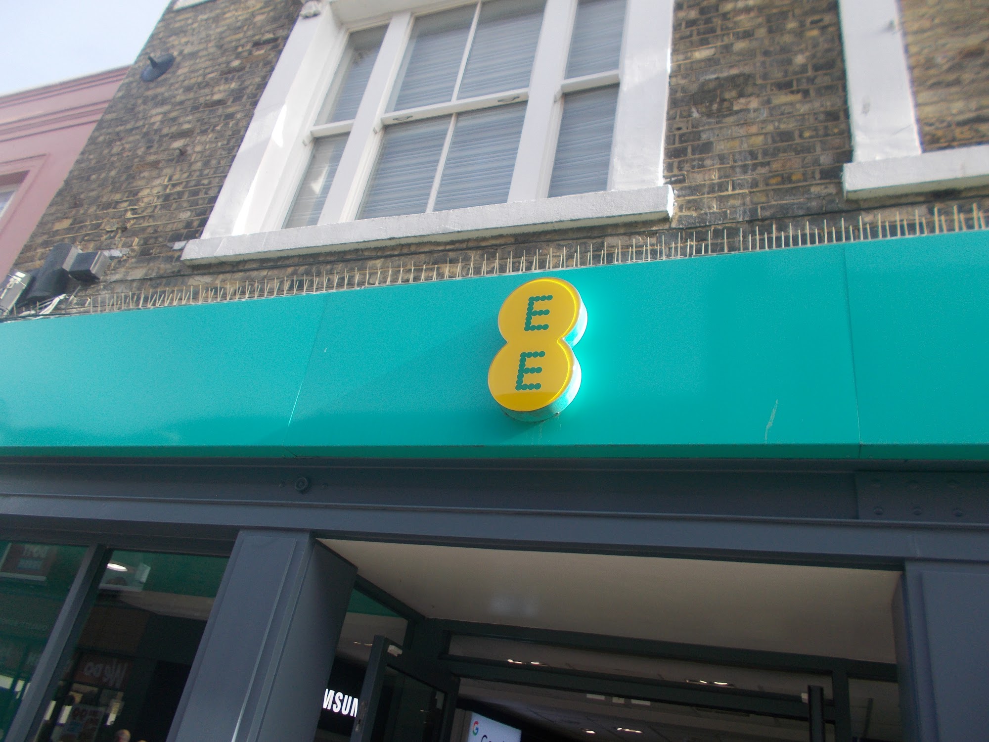EE