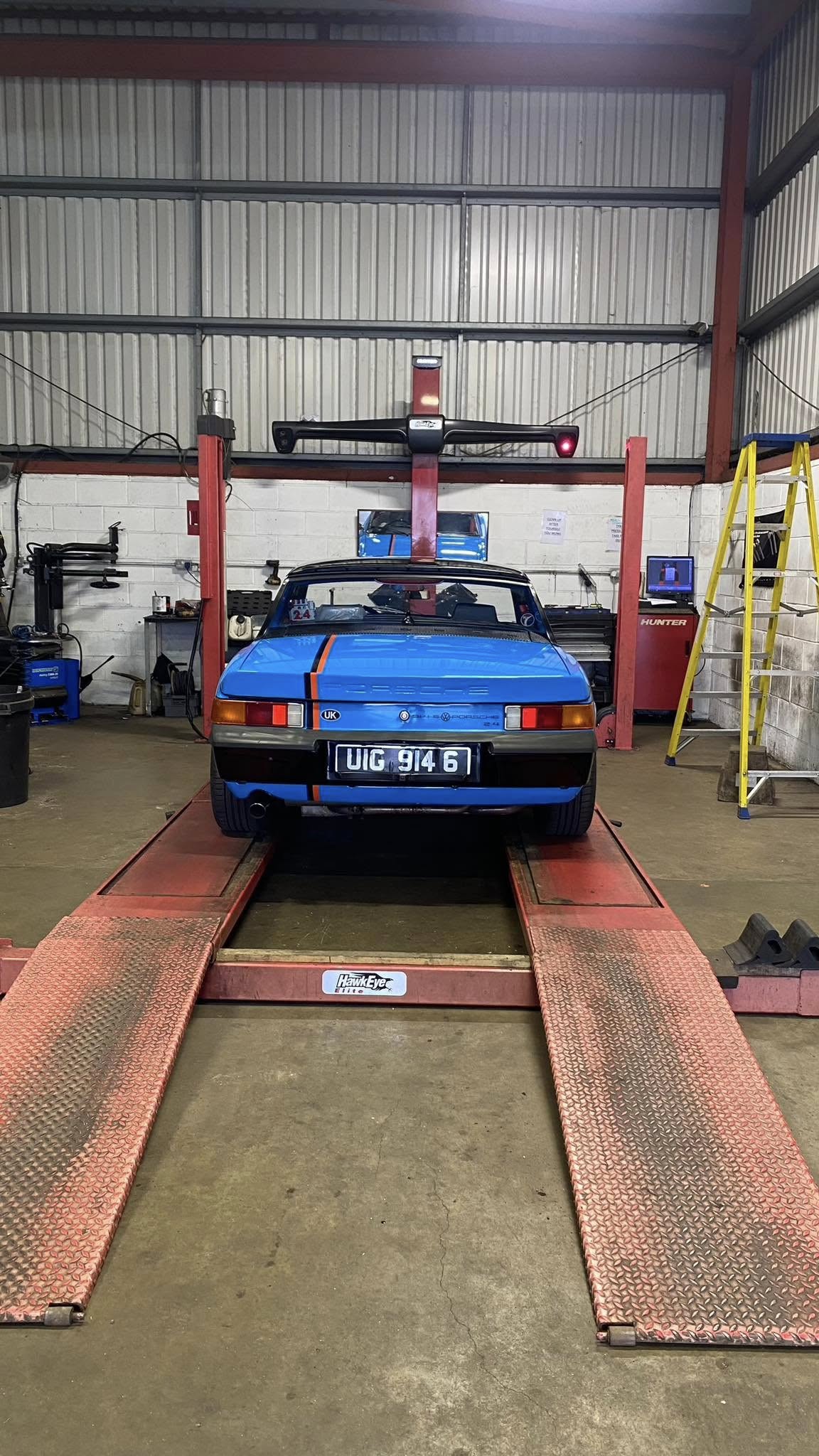 A1 BlackNRound - Broadstairs Tyres