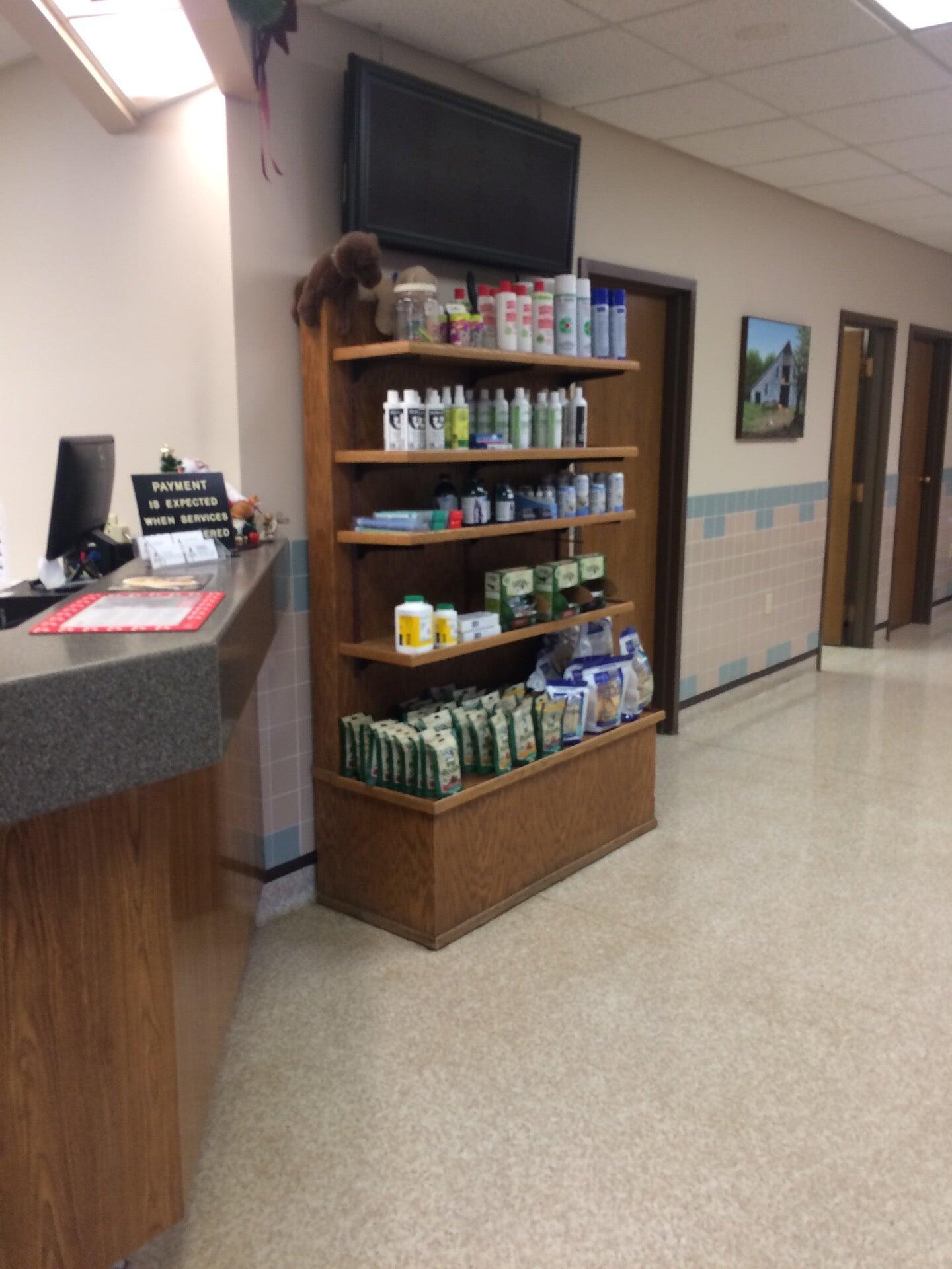 Augusta Animal Clinic: Hemmen Andrea DVM Augusta