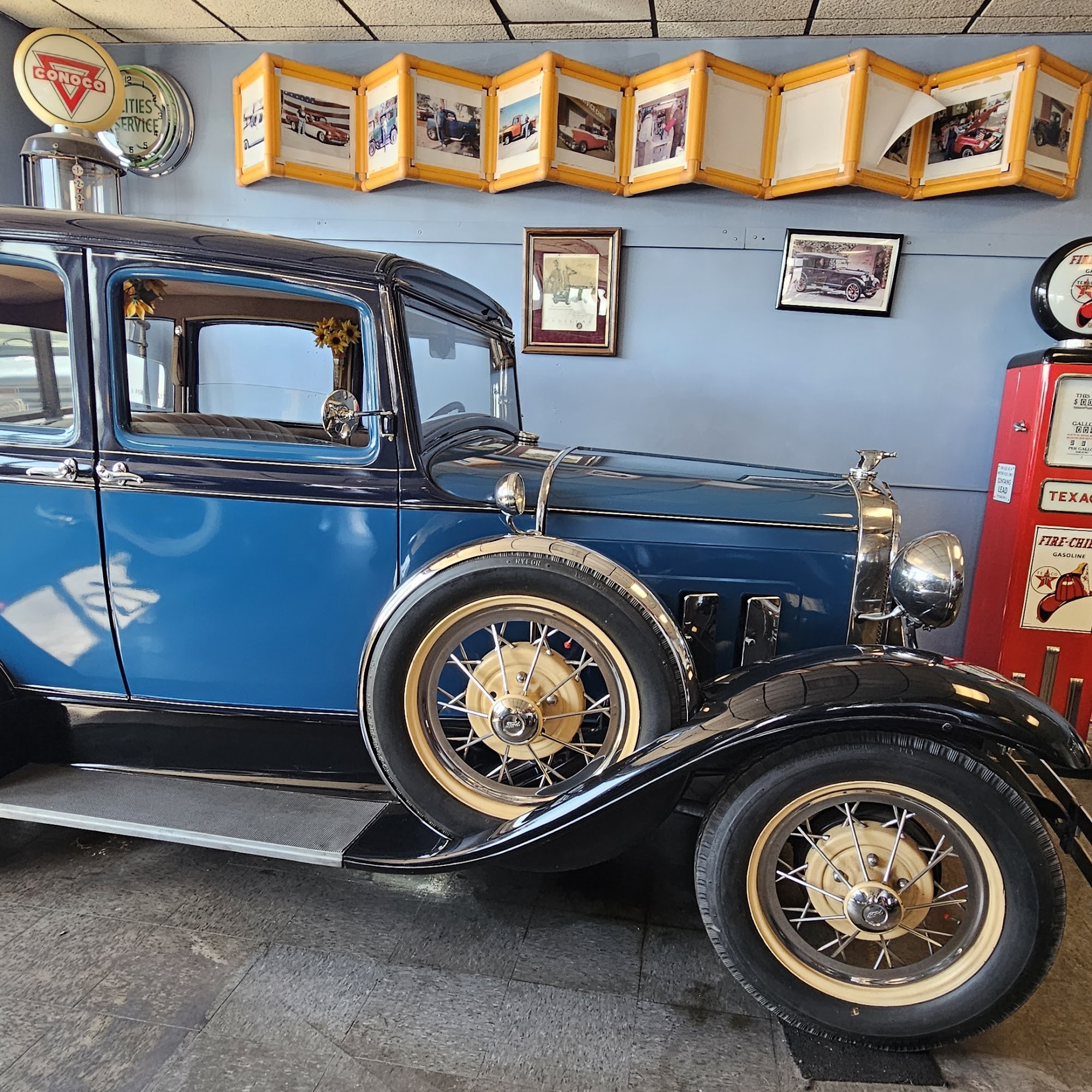 Howard's Toys For Big Boys (Antique Cars Museum) Chanute