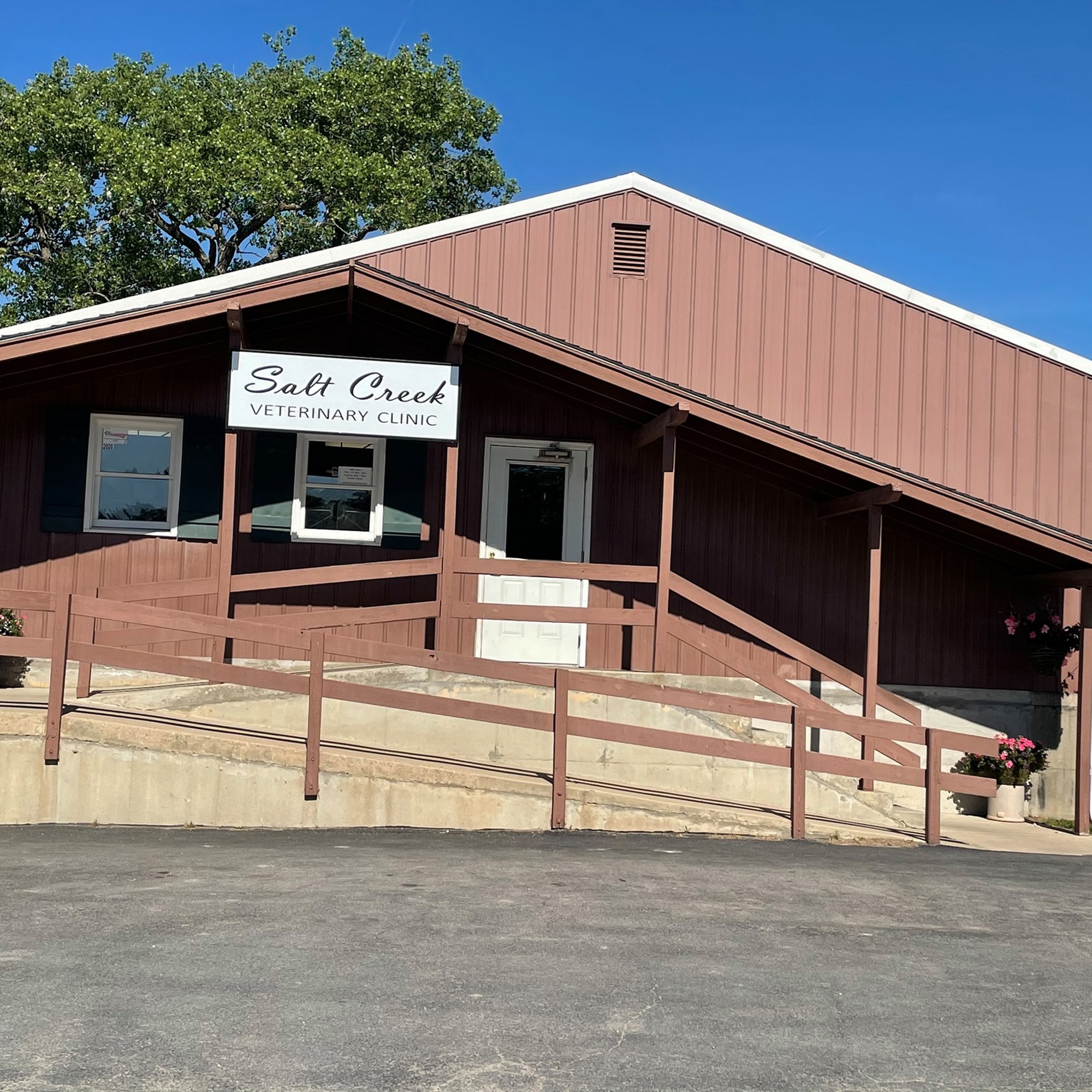 Salt Creek Veterinary Clinic Fredonia