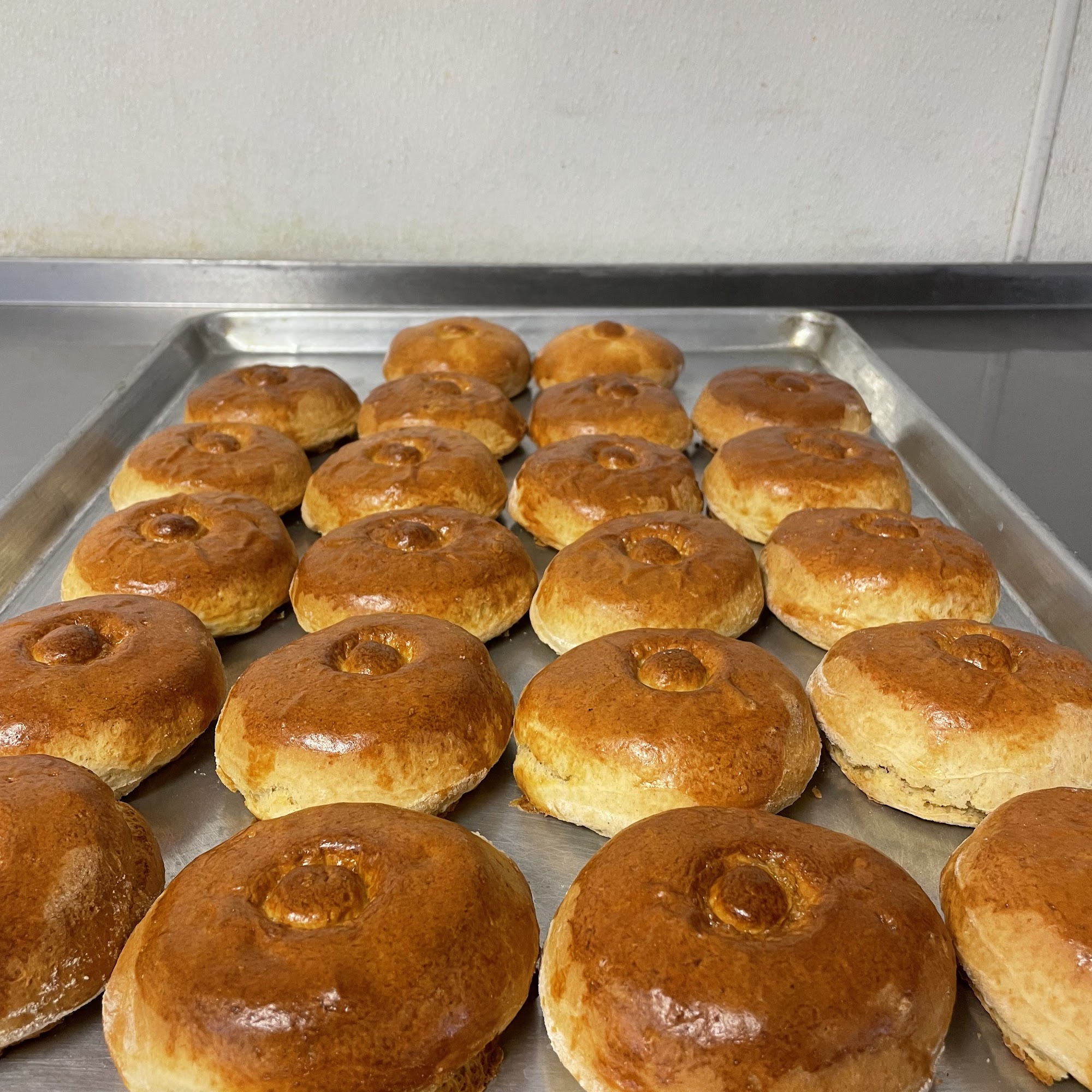 Hernandez Bakery 1622 Main St, Great Bend