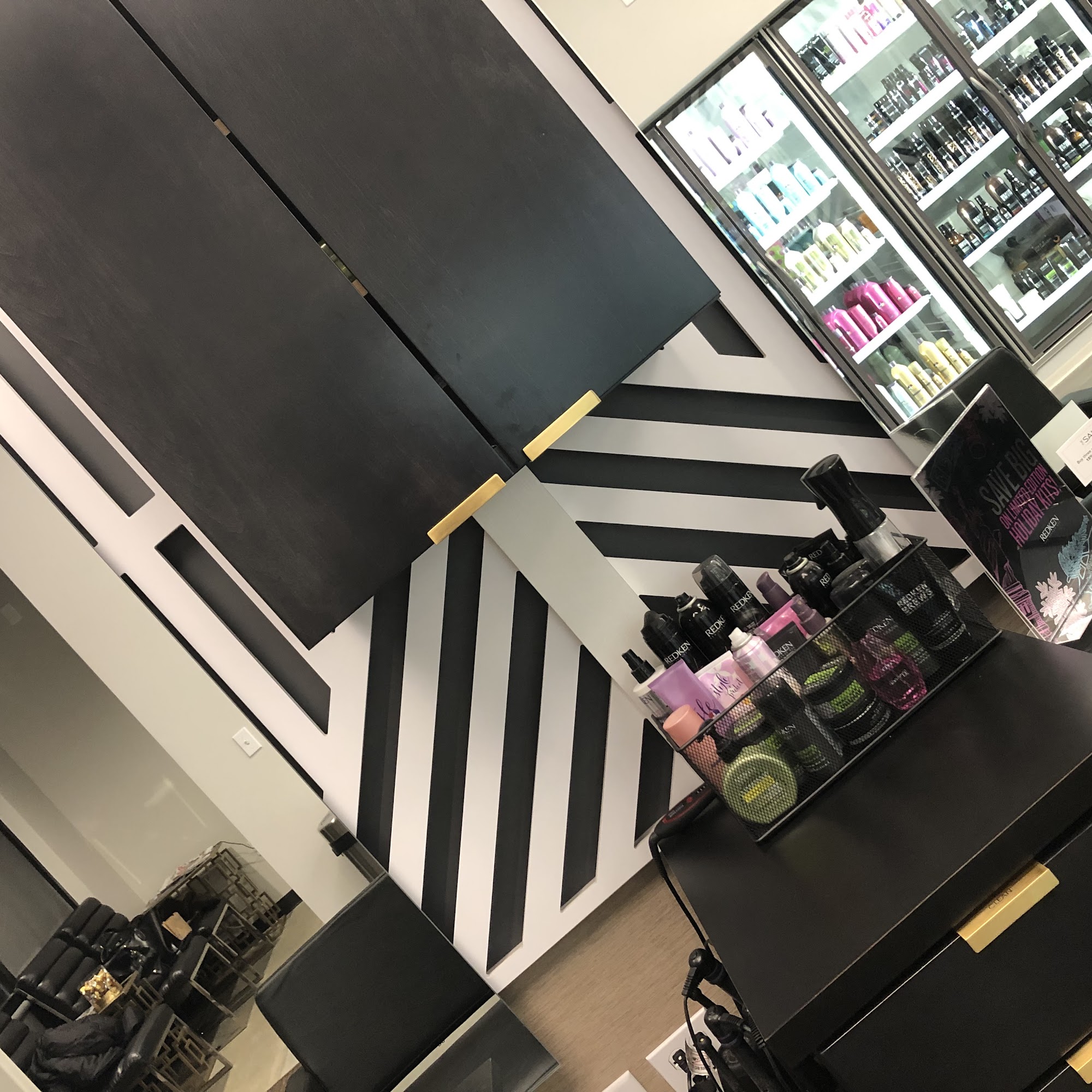 The Salon Lawrence