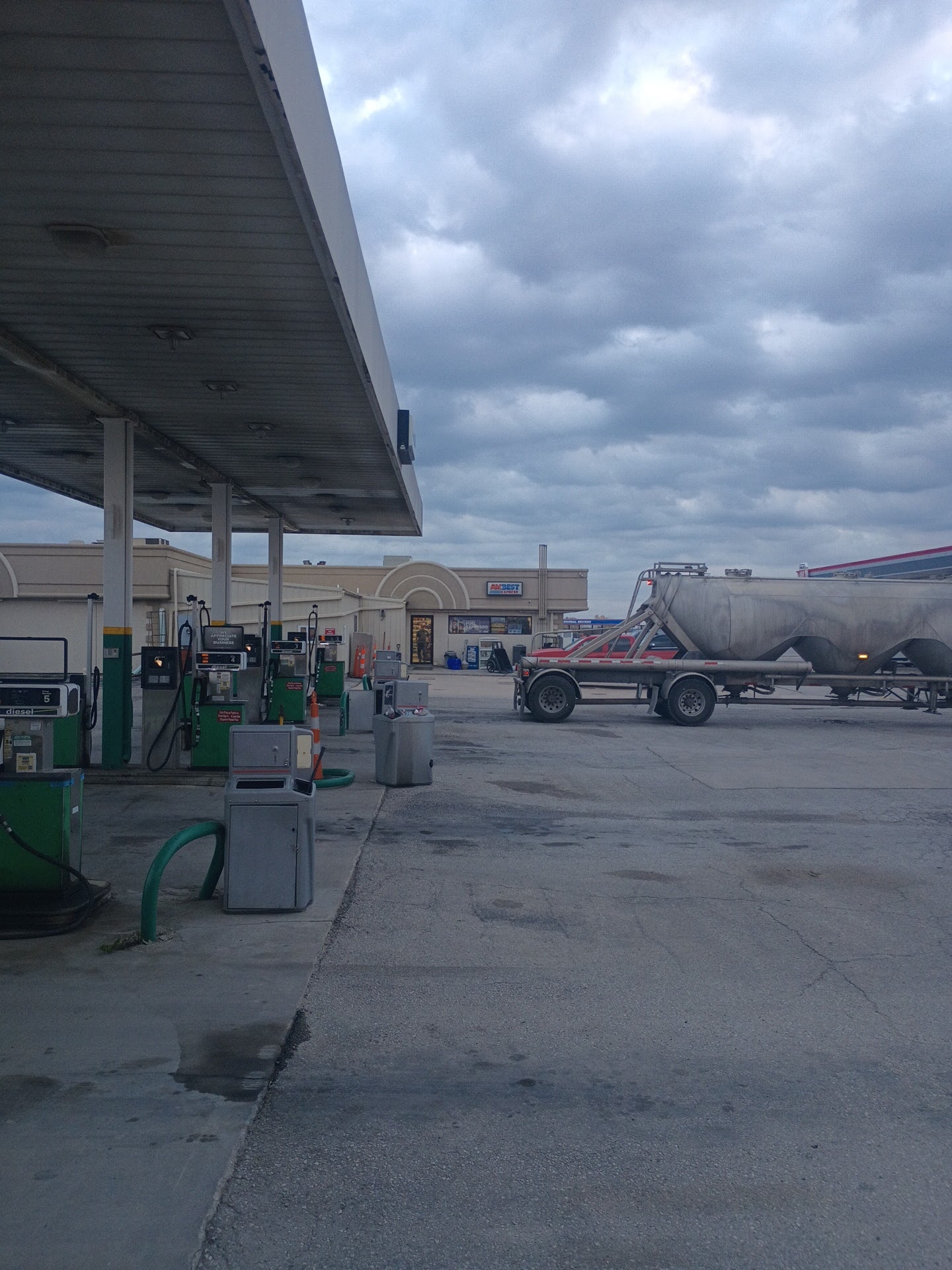 Food and Fuel Expresso 11 Lebo