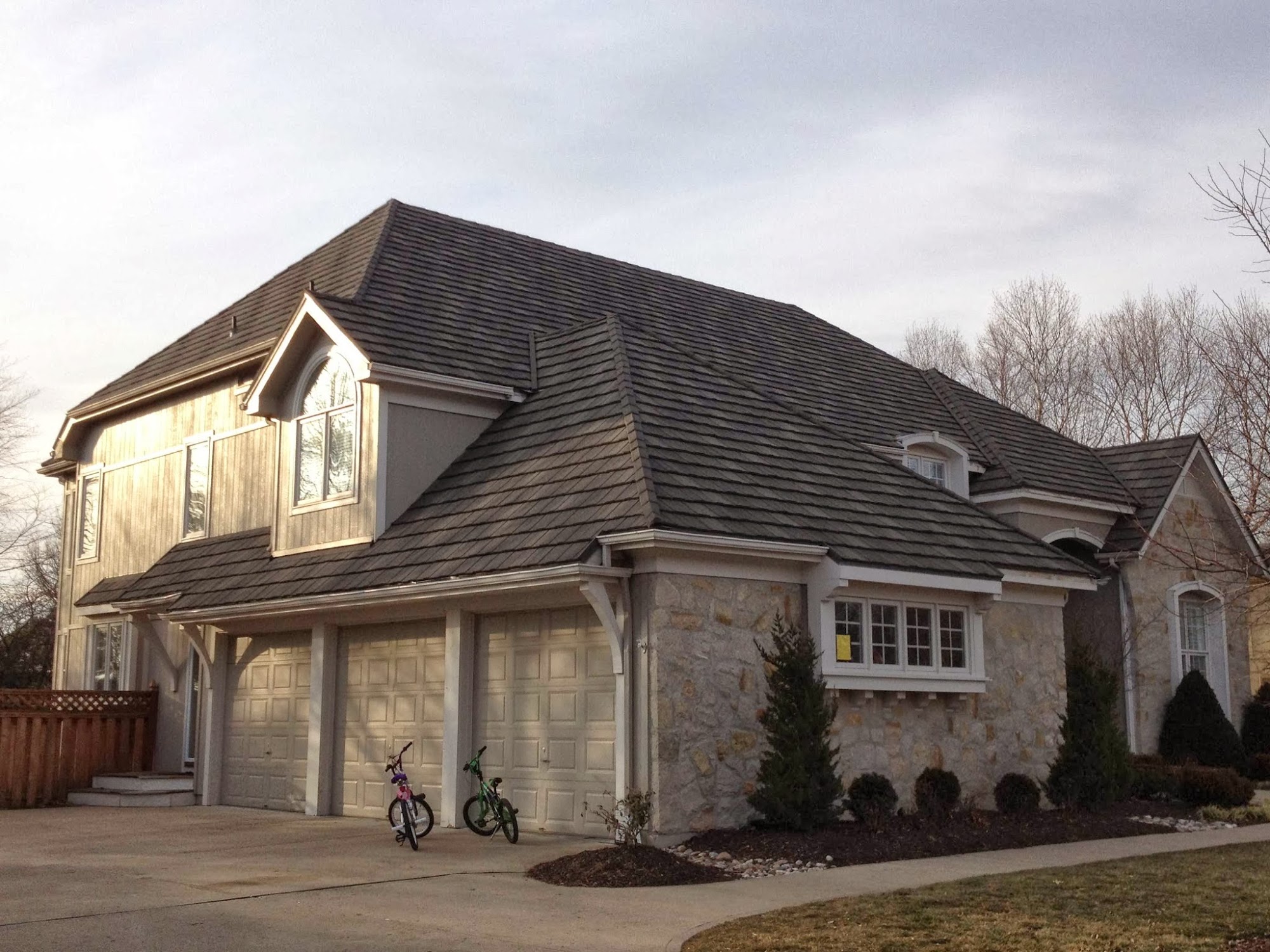 American Roofing & Renovations Inc.