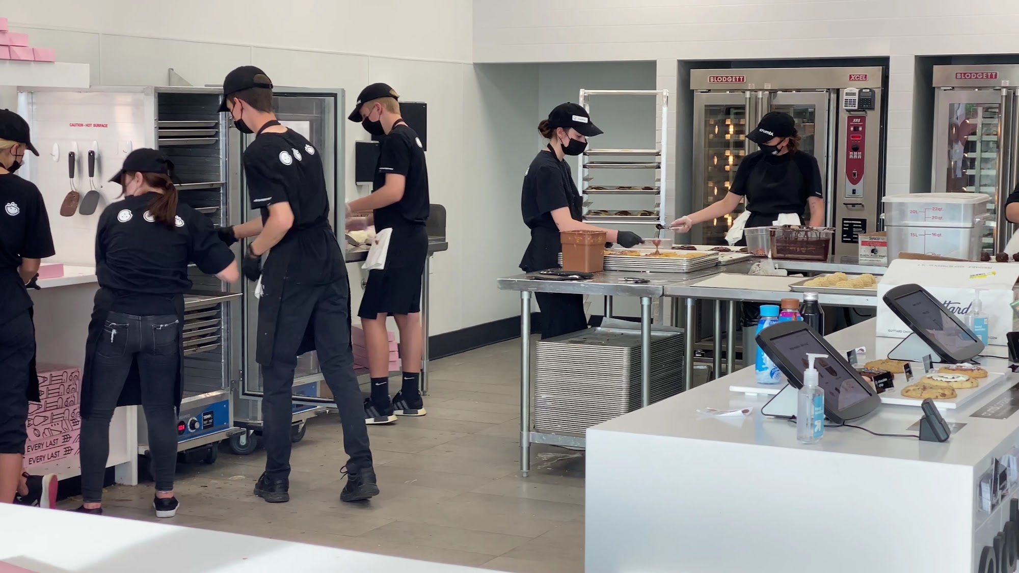 Crumbl - Olathe Olathe