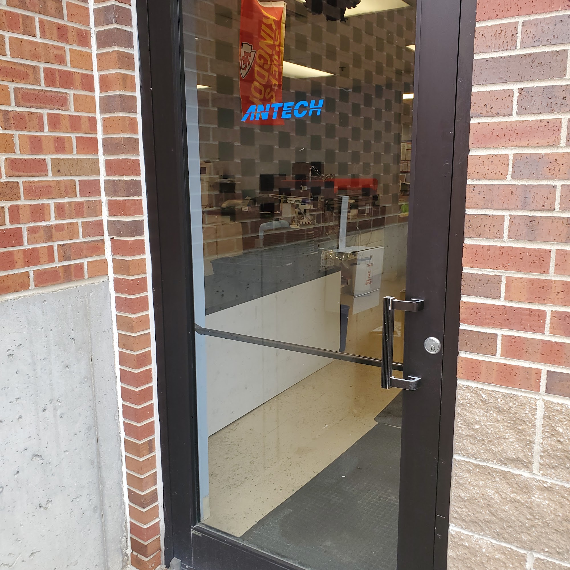 Antech Diagnostics
