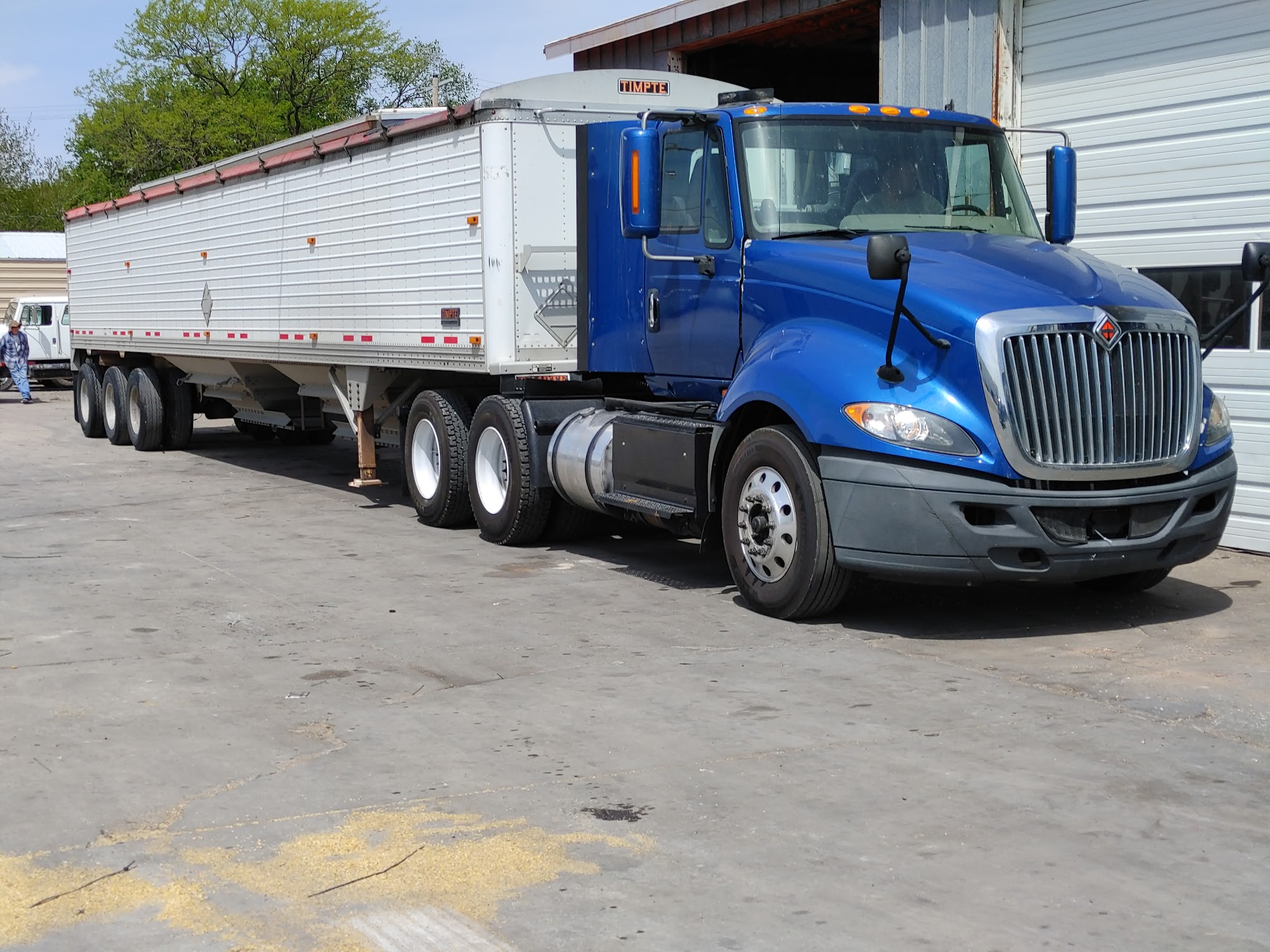 B-5 Trucking LLC