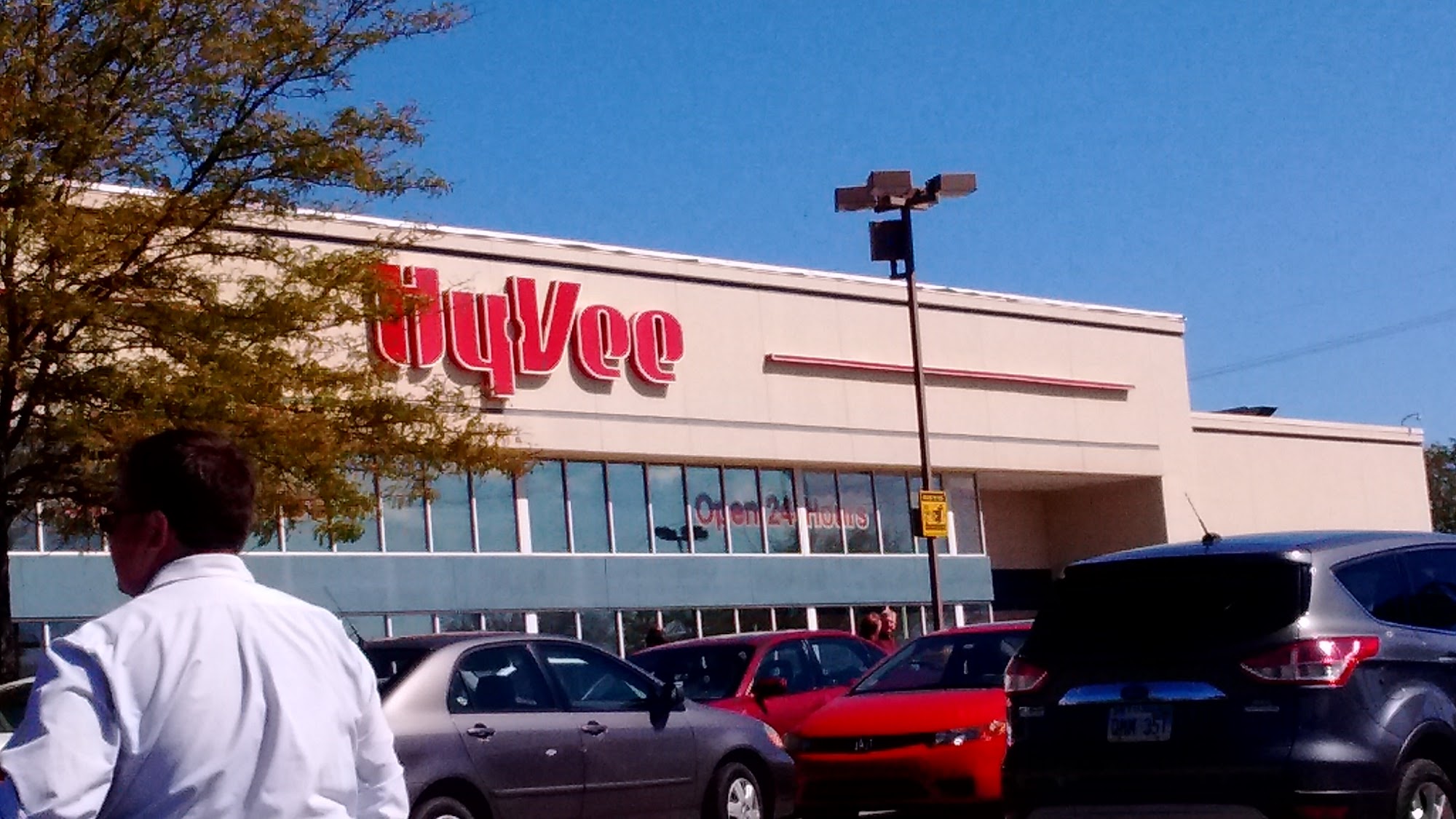 Hy-Vee Grocery Store