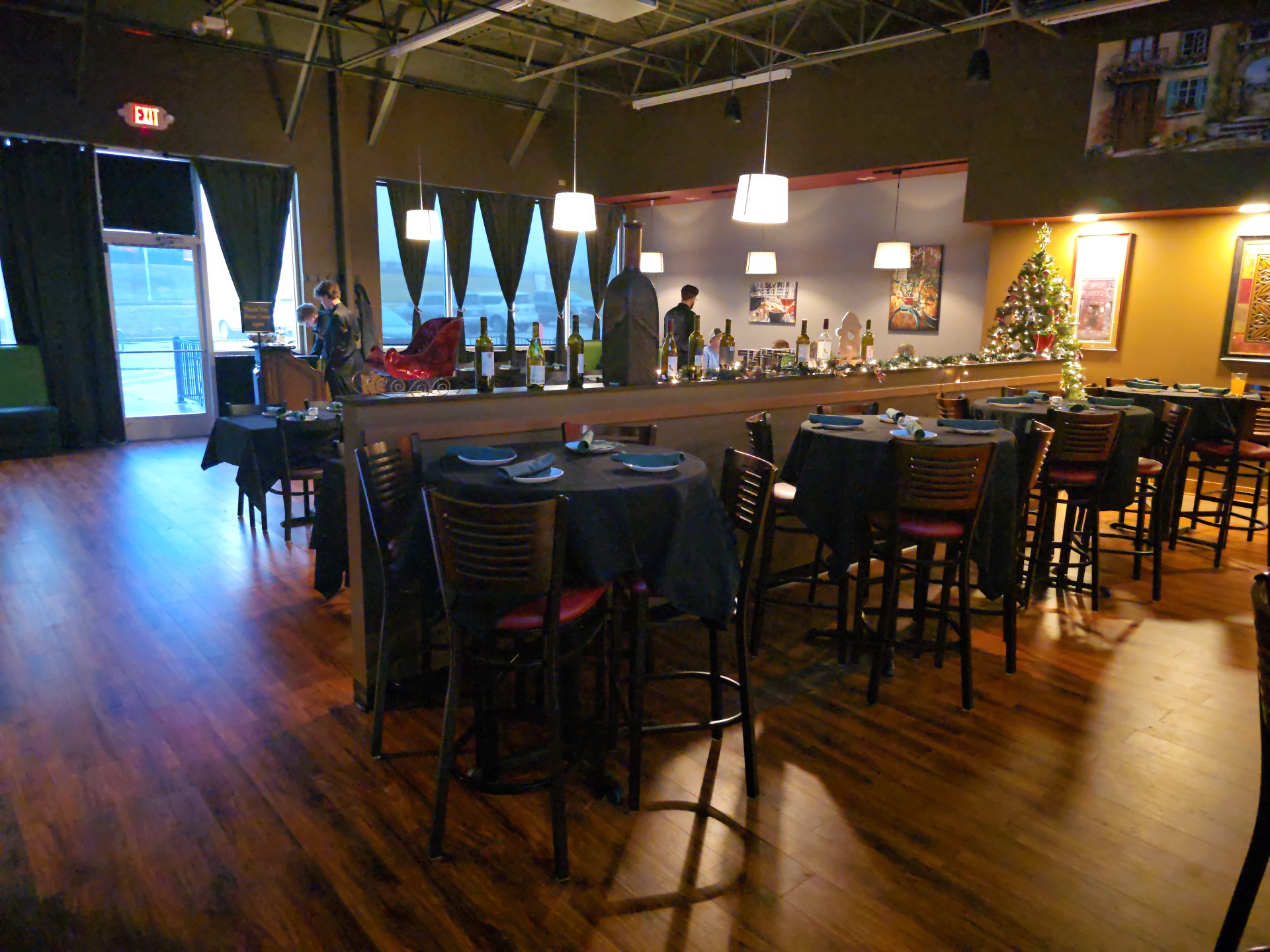 Toni's Italian Restaurant 22716 Midland Dr, Shawnee, KS 66227