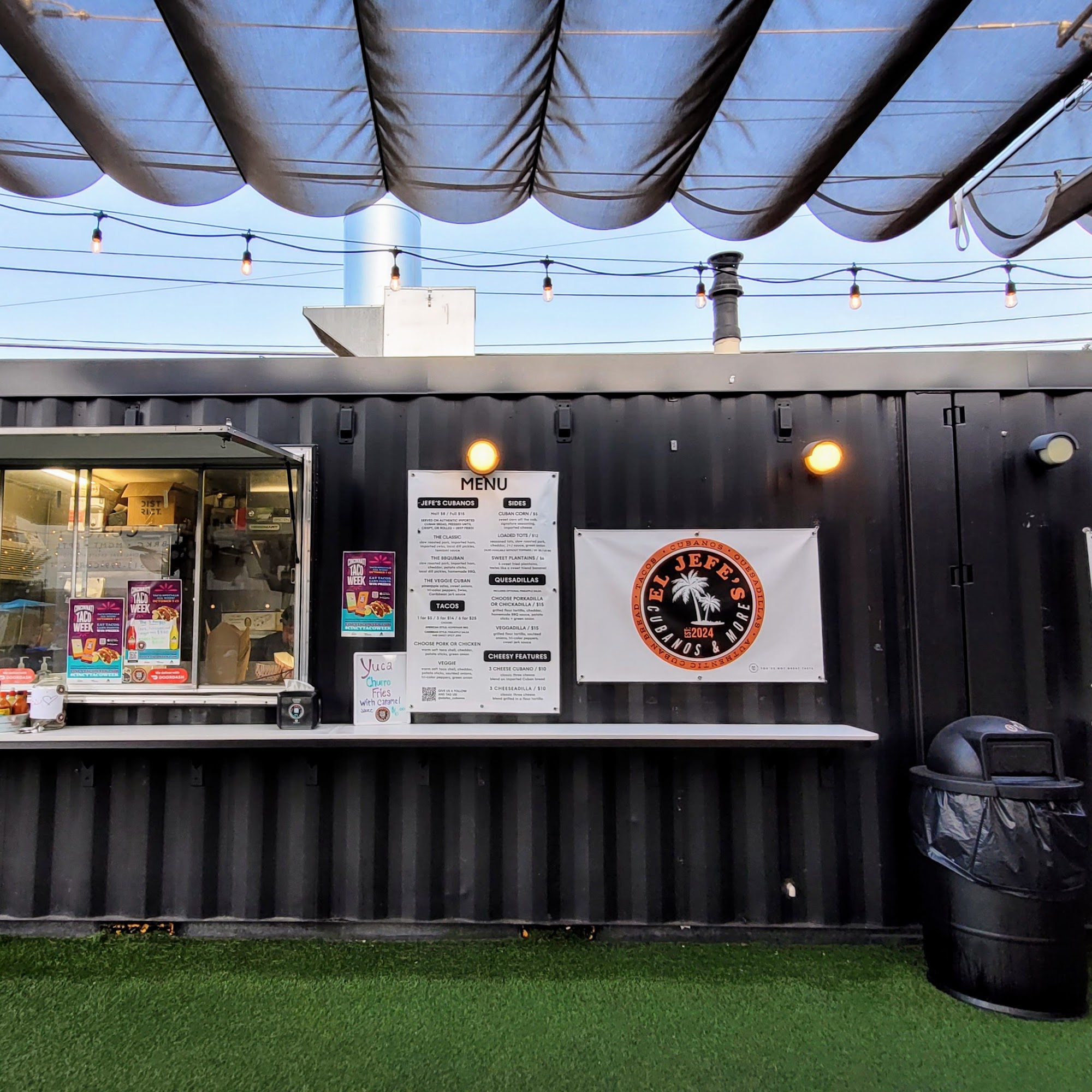 El Jefes Cubanos and Moore Covington