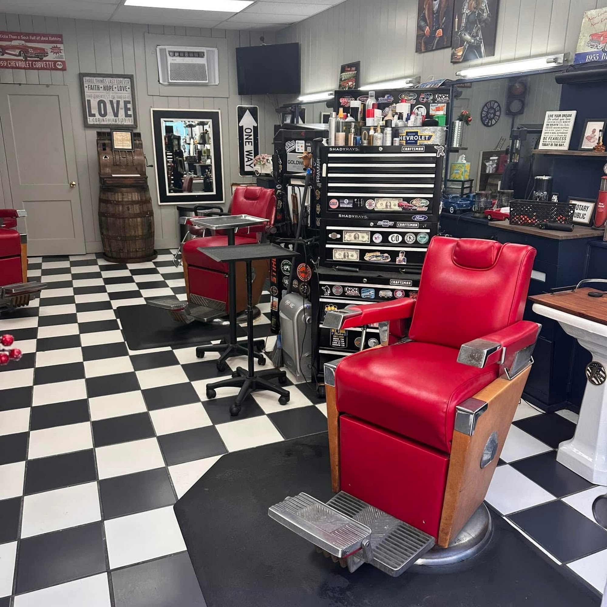 Third & Mane Salon 109 N 3rd St, Danville Kentucky 40422