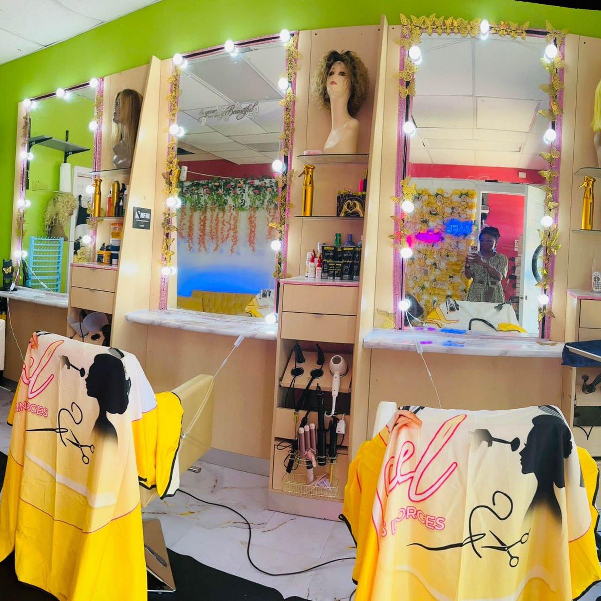 Mains Dorges 7606 Mall Rd, Florence Kentucky 41042