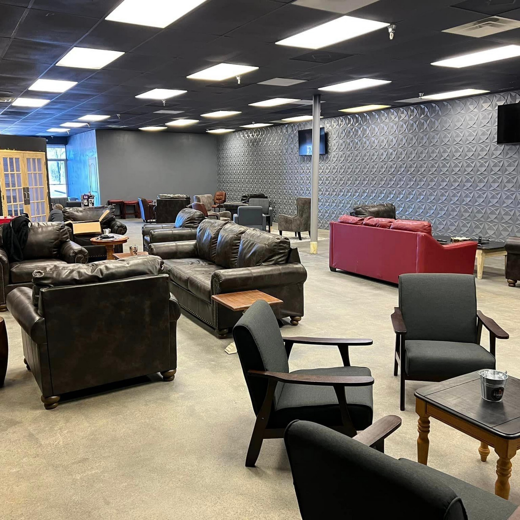 Leaf & Barrel Cigar and Bourbon Lounge Georgetown