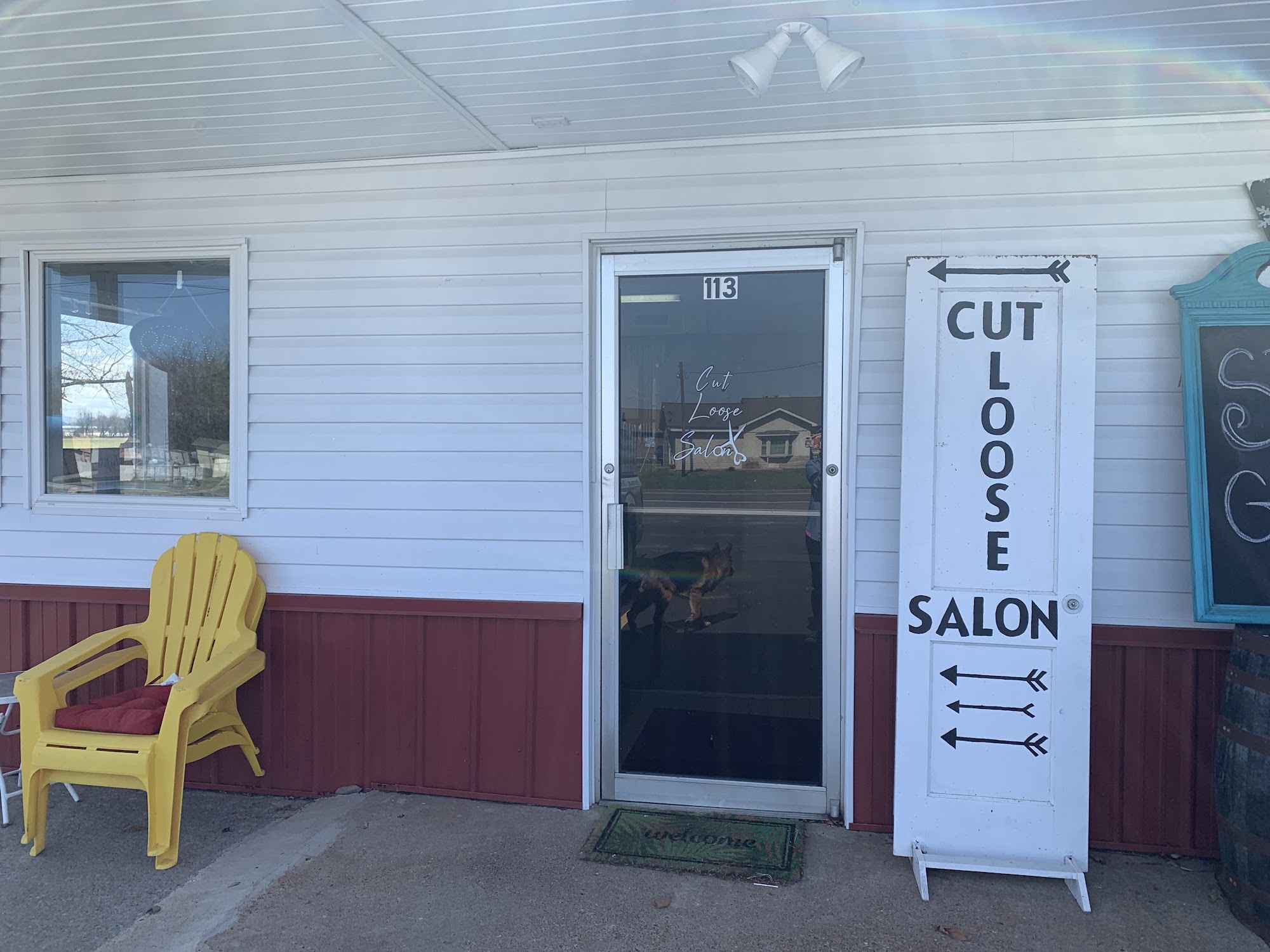 Cut Loose Salon 103 E Kentucky Dr, La Center Kentucky 42056