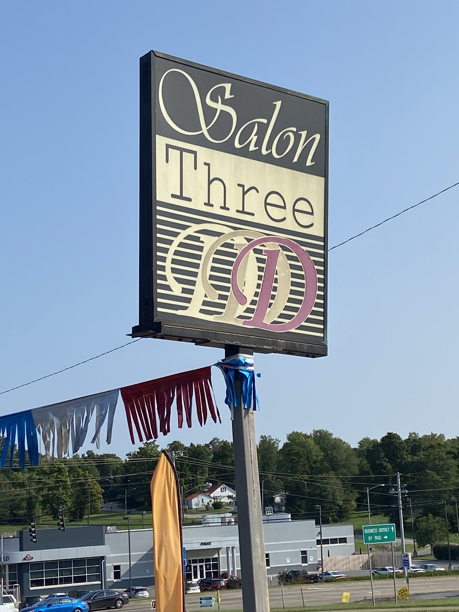 Salon Three D