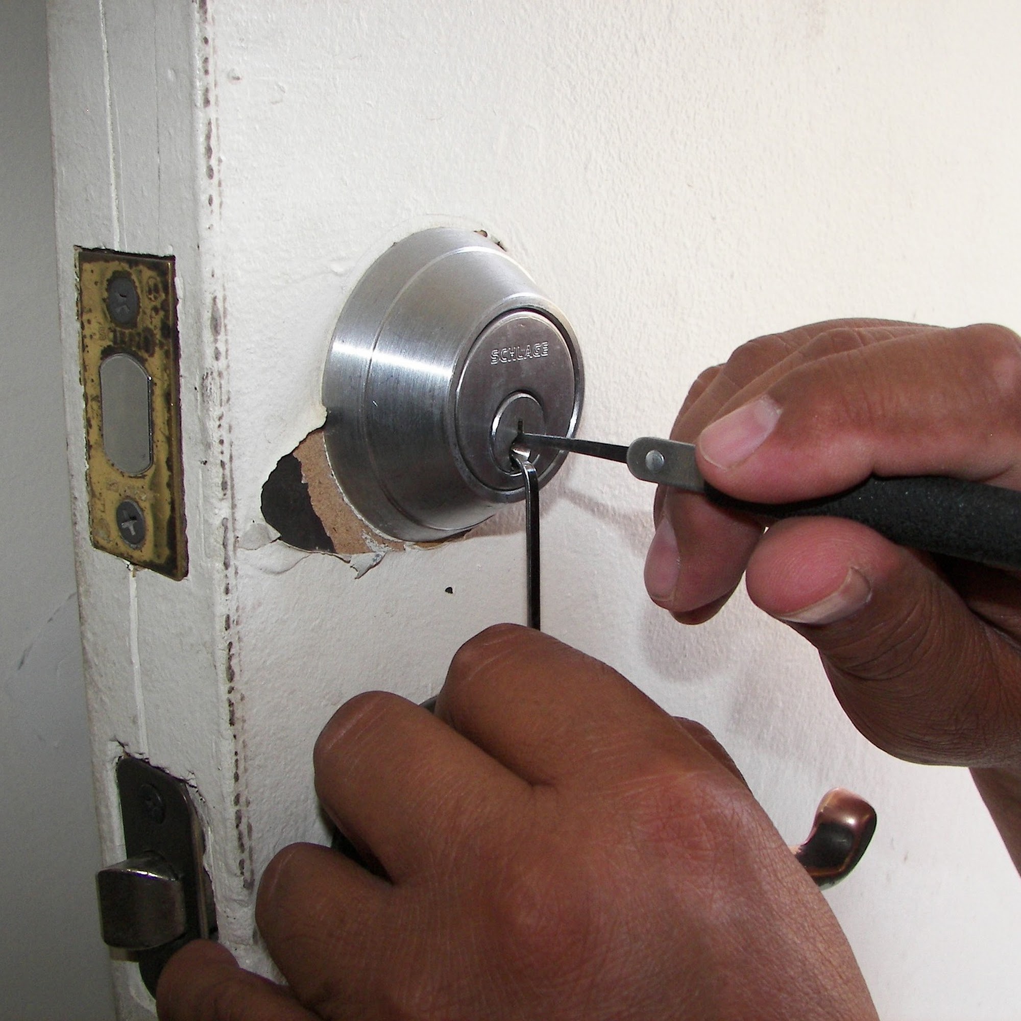 Ward's Lock and Key 518 Leavette Ave, Leitchfield Kentucky 42754