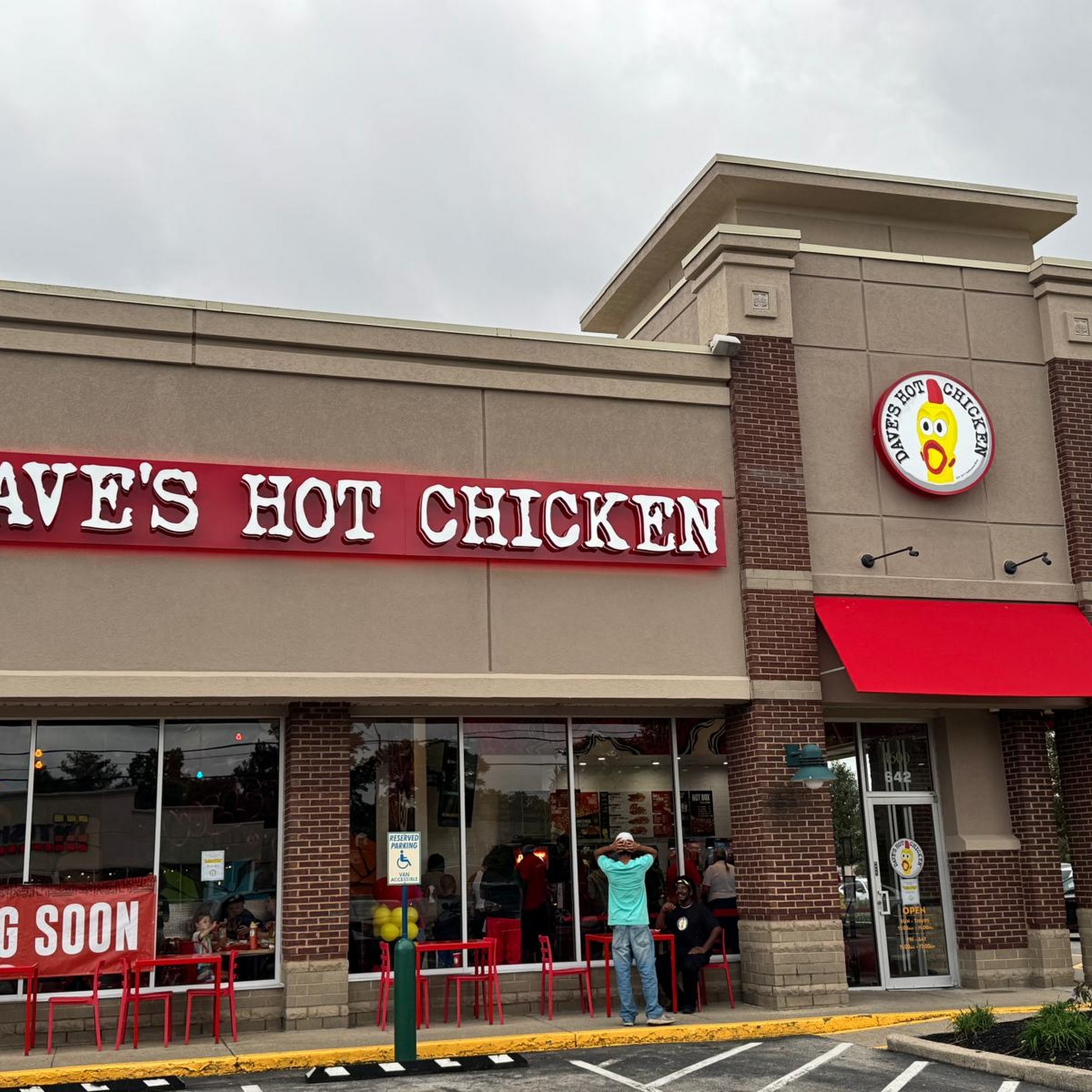 Dave's Hot Chicken 4600 Shelbyville Rd #642, Louisville