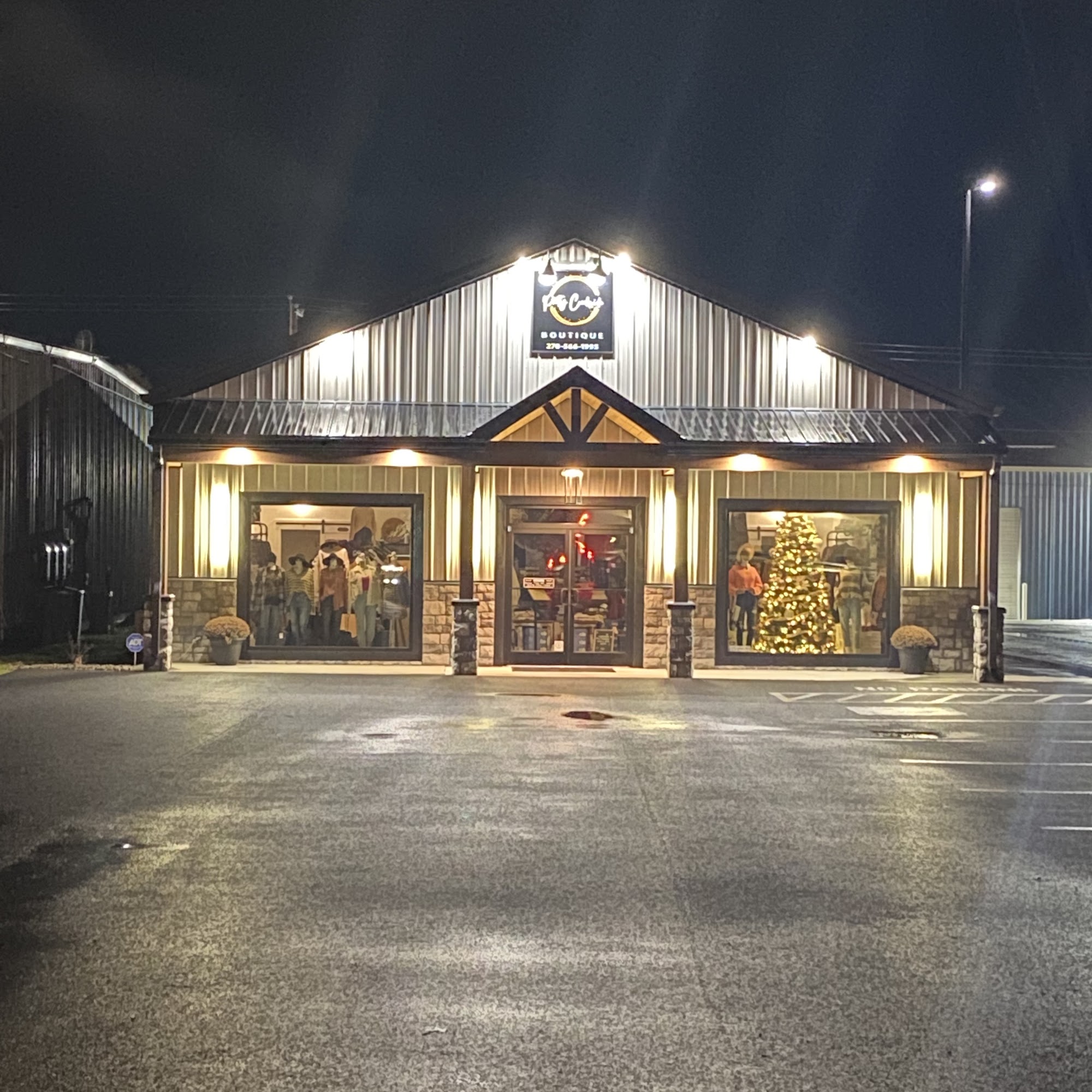 Pretty Creekside Boutique Russell Springs