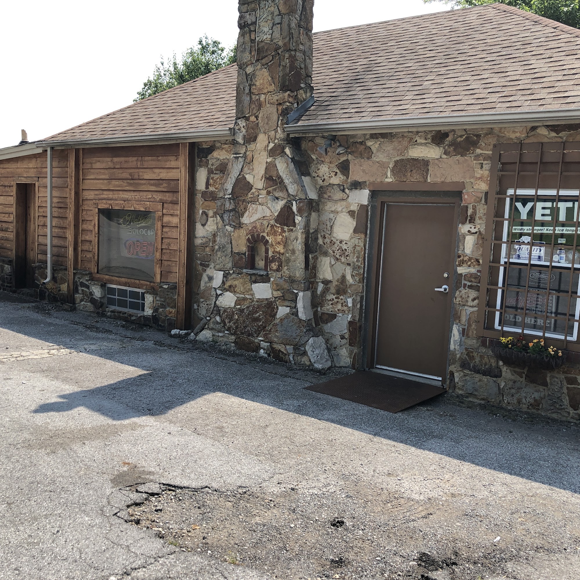 Hunters Den Archery Shop Russellville