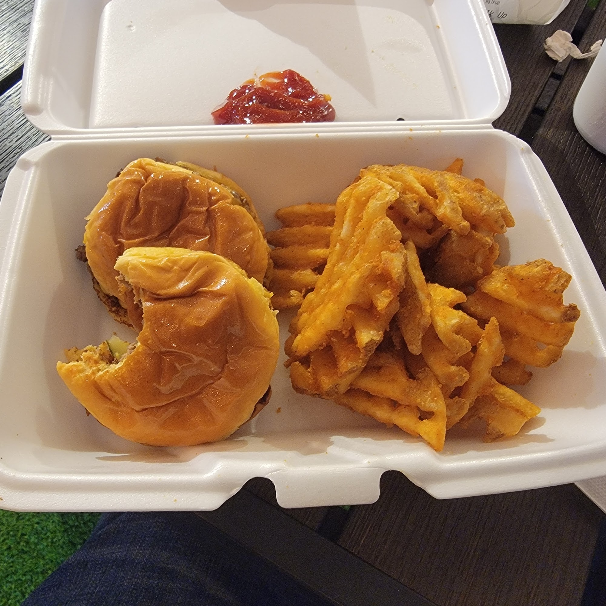 Smalls Sliders 1406 MacArthur Dr, Alexandria, LA 71301