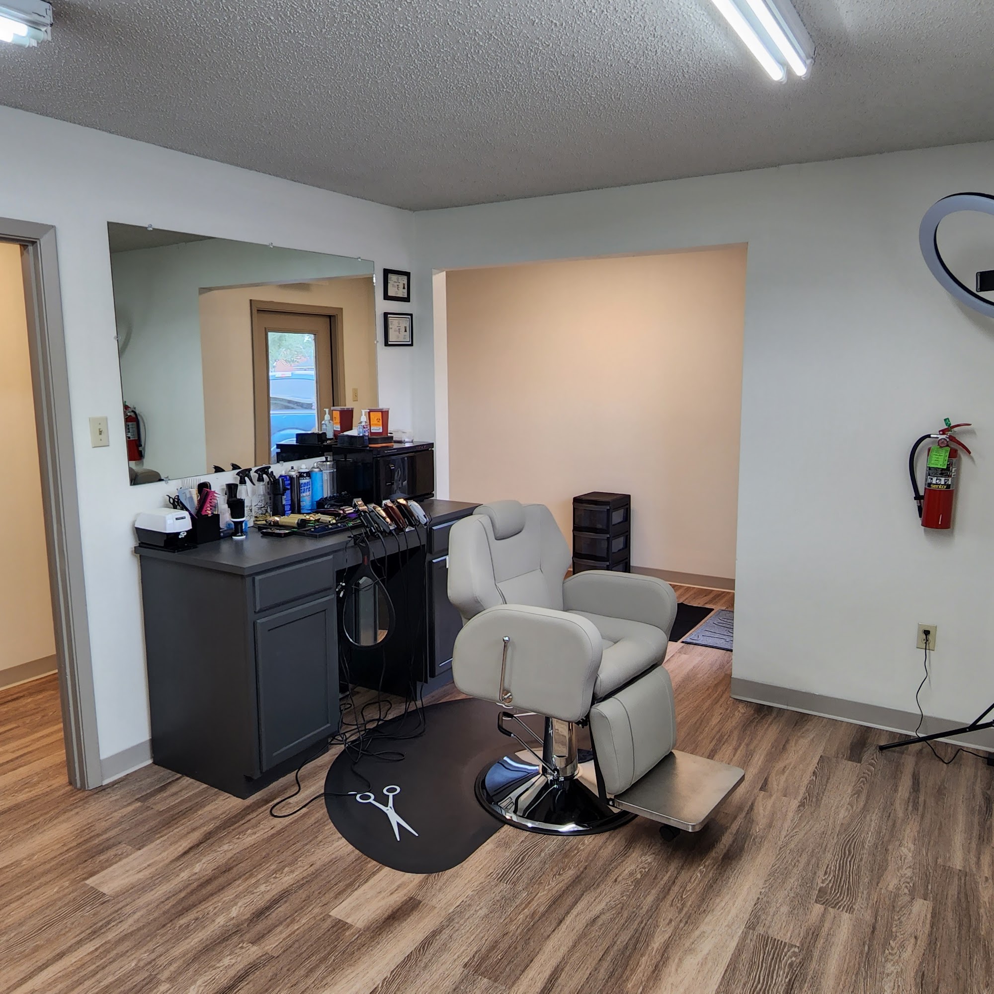 FADED Barber and Beauty Shop 8656 LA-23 Suite B, Belle Chasse Louisiana 70037