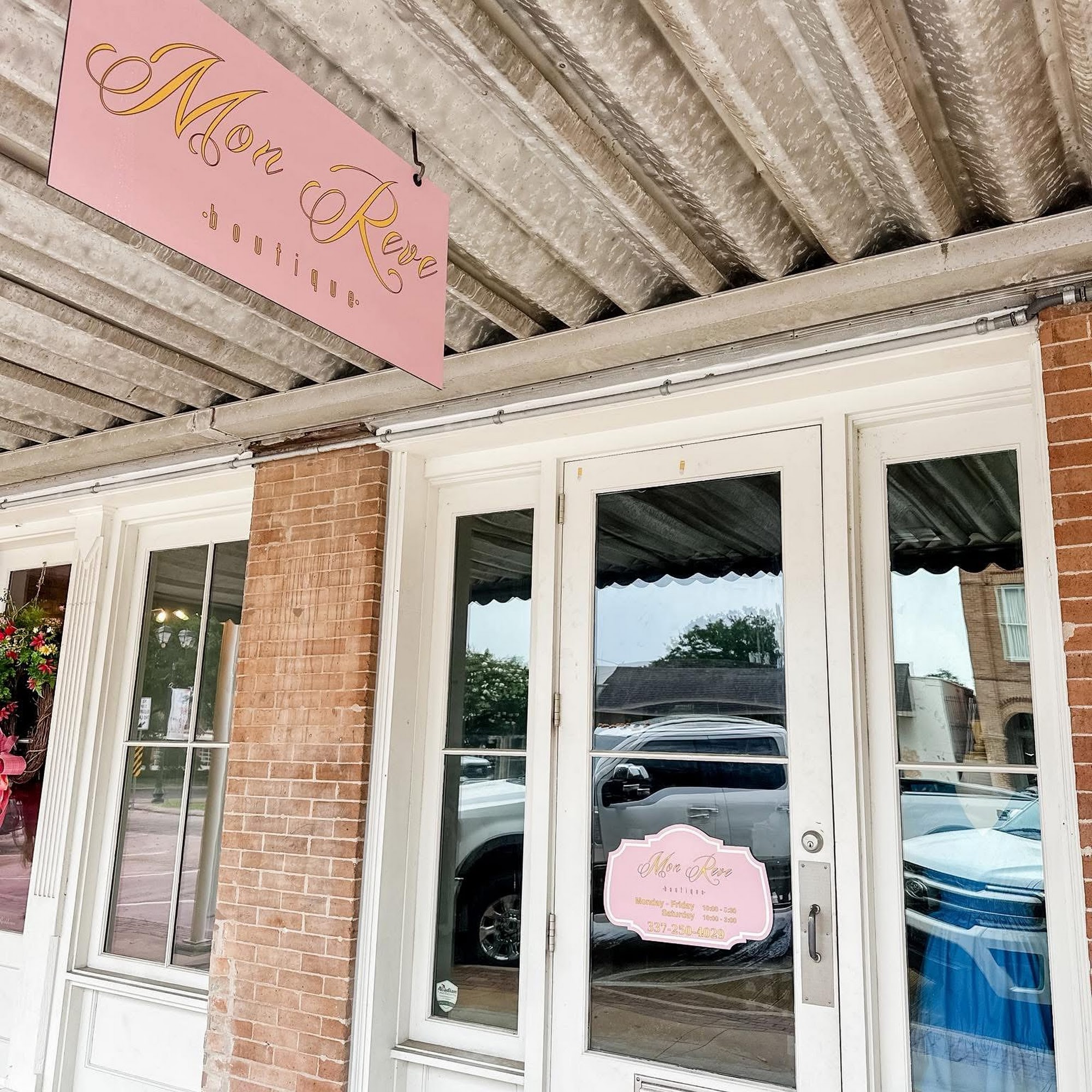 Mon Reve Boutique Crowley