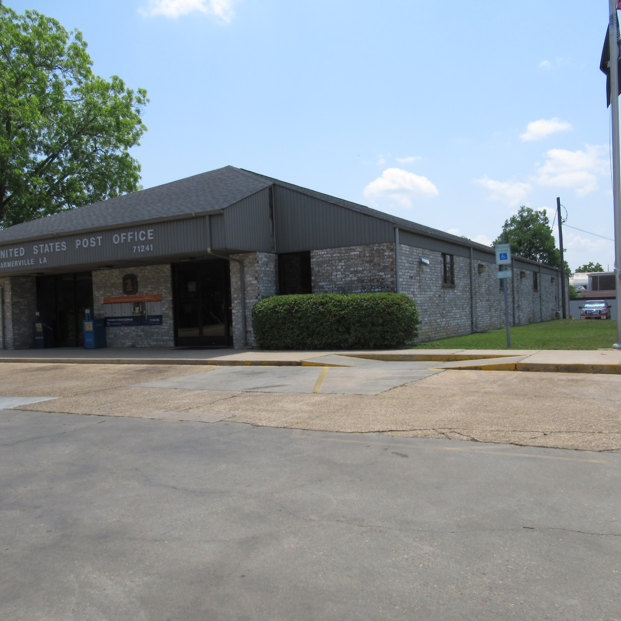 United States Postal Service Farmerville